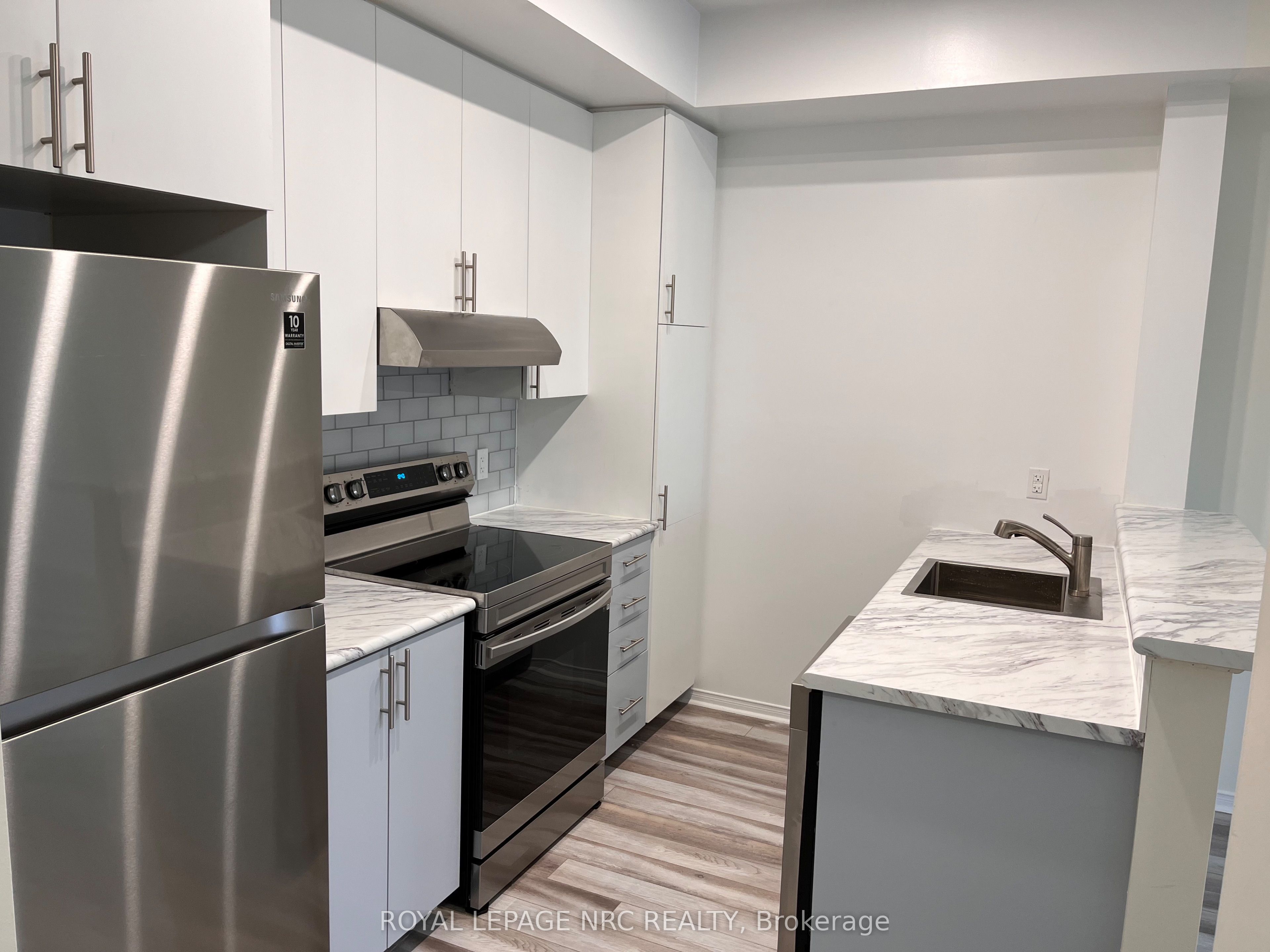 Unit 102 - 5035 Oscar Peterson Boulevard, Mississauga 4