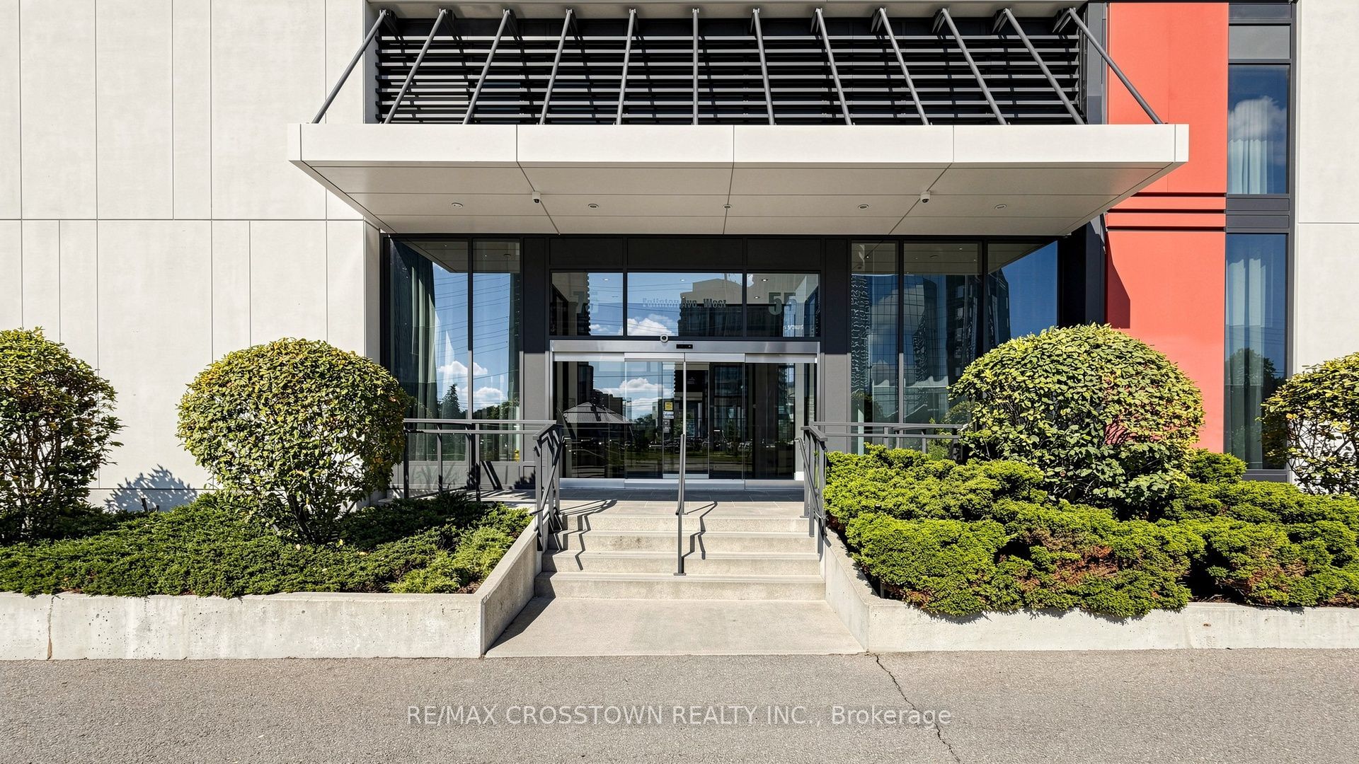 Unit 402 - 75 Eglinton Avenue W, Mississauga 4