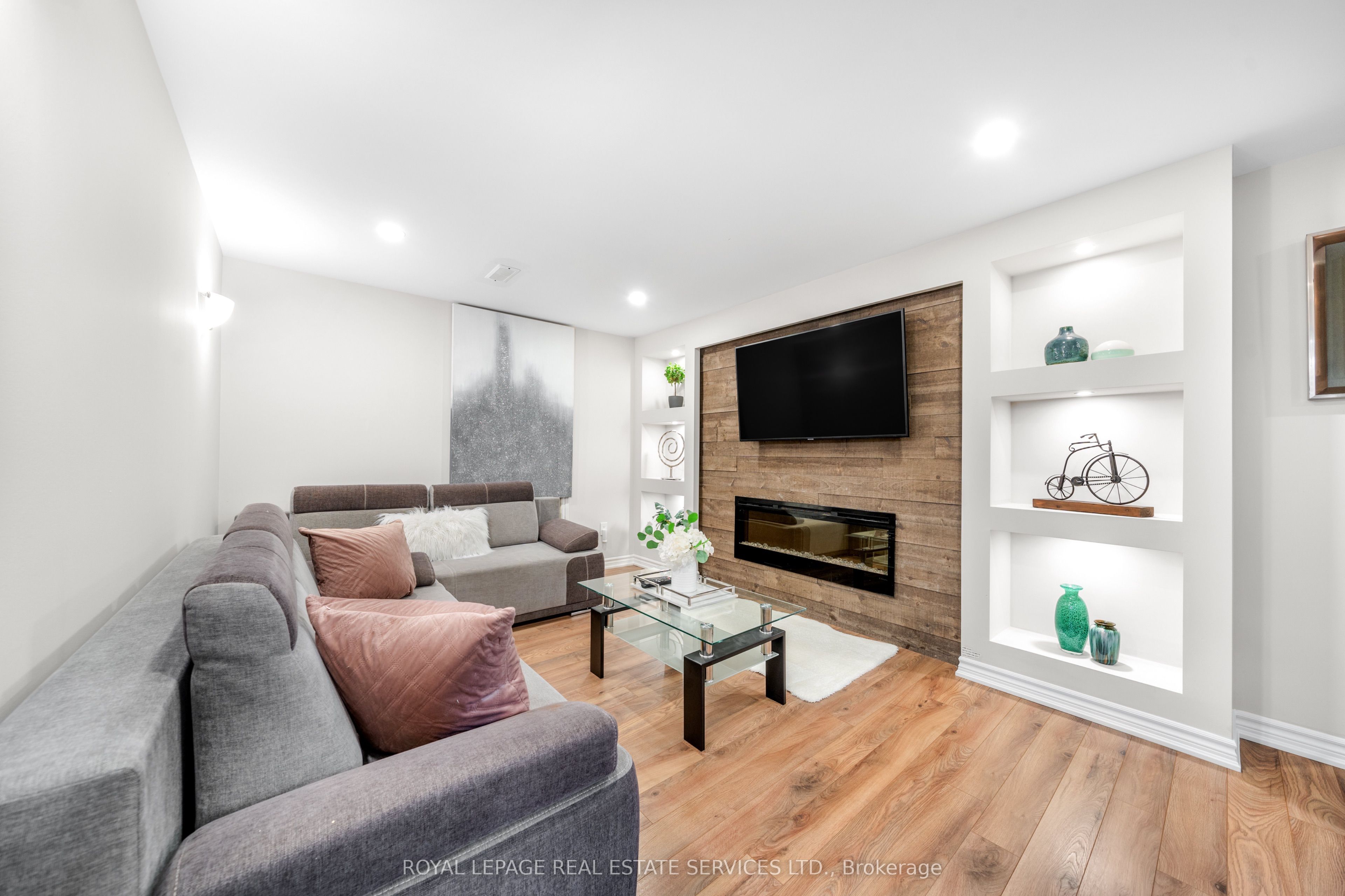 Unit Bsmt Apt 2 - 16 Embers Drive, Etobicoke 5