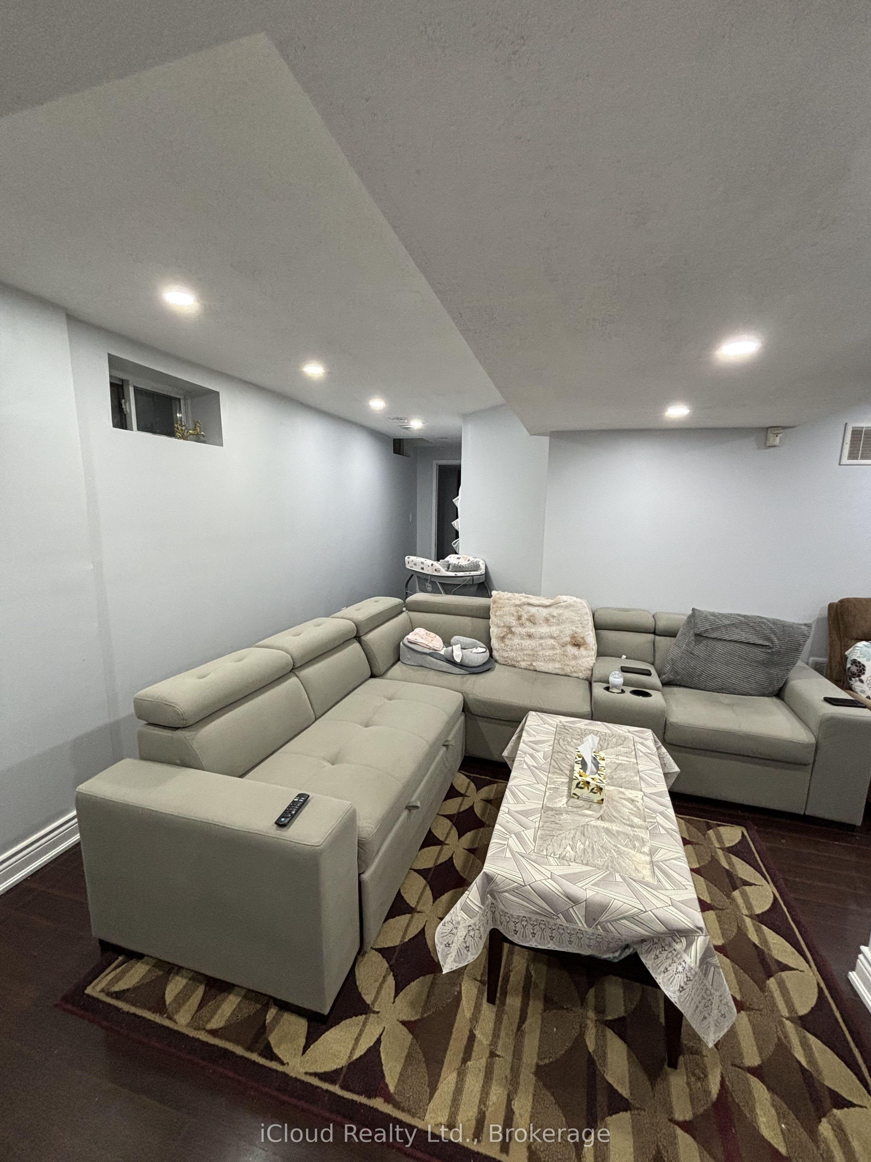 Unit Bsmt - 37 Duggan Drive, Brampton 2