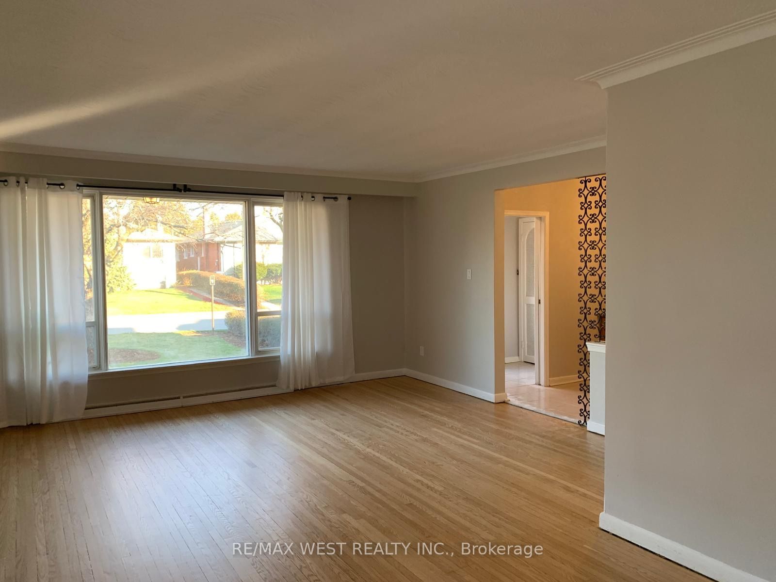 Unit Main - 35 Lilywood Road, North York 4