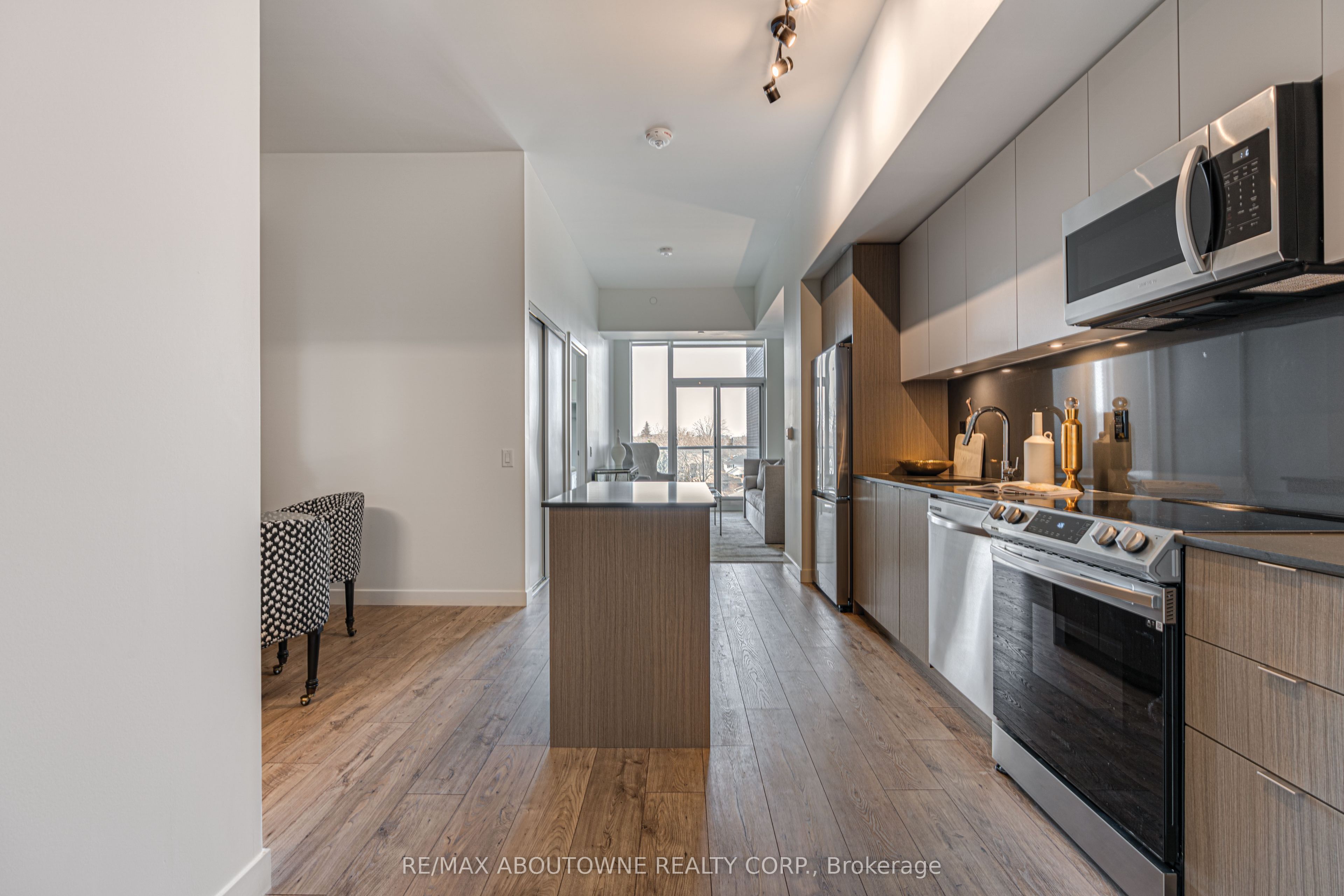 Unit BO908 - 133 Bronte Road, Oakville 4