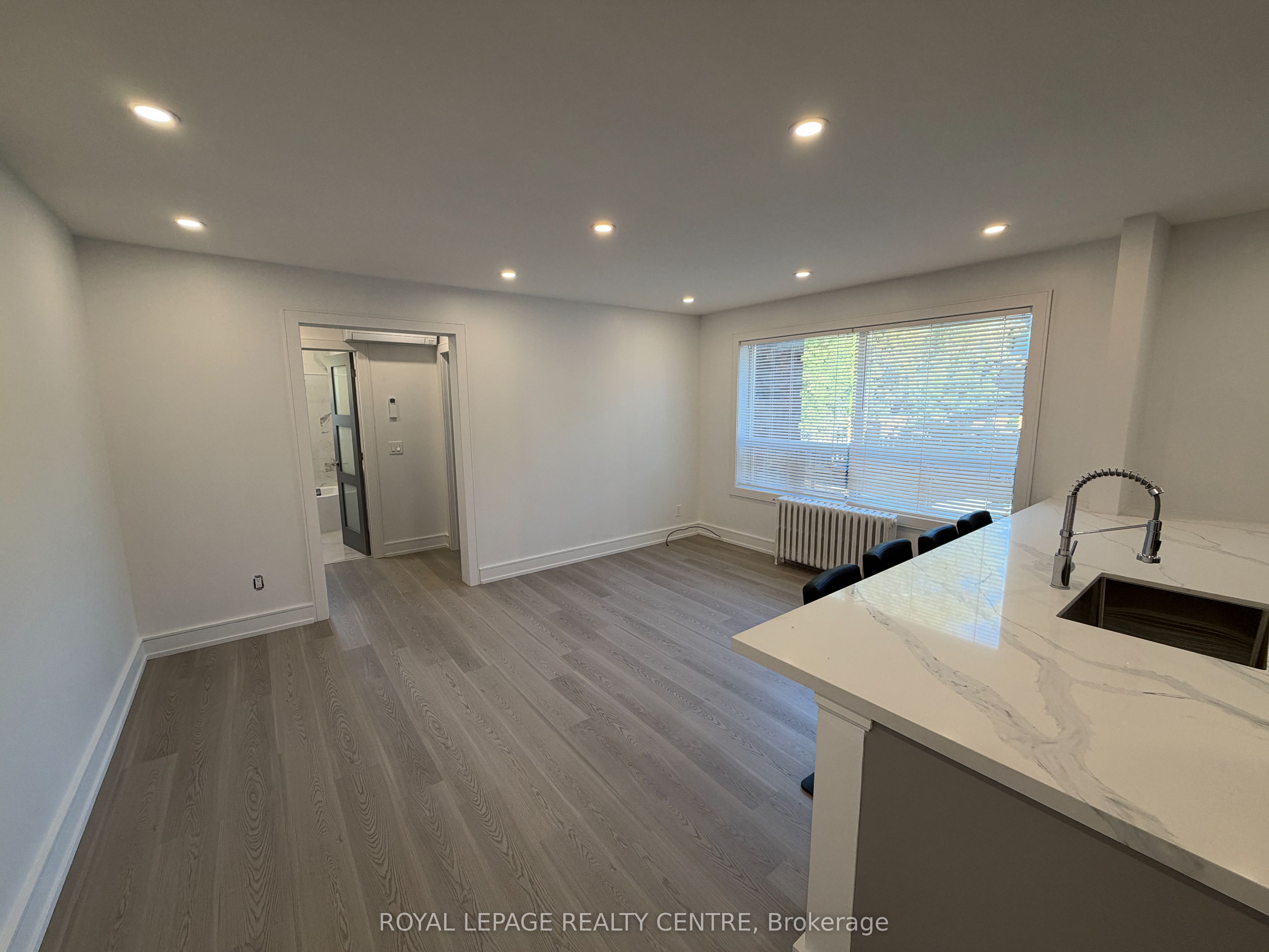 Unit 6 - 342 Lakeshore Road W, Mississauga 5