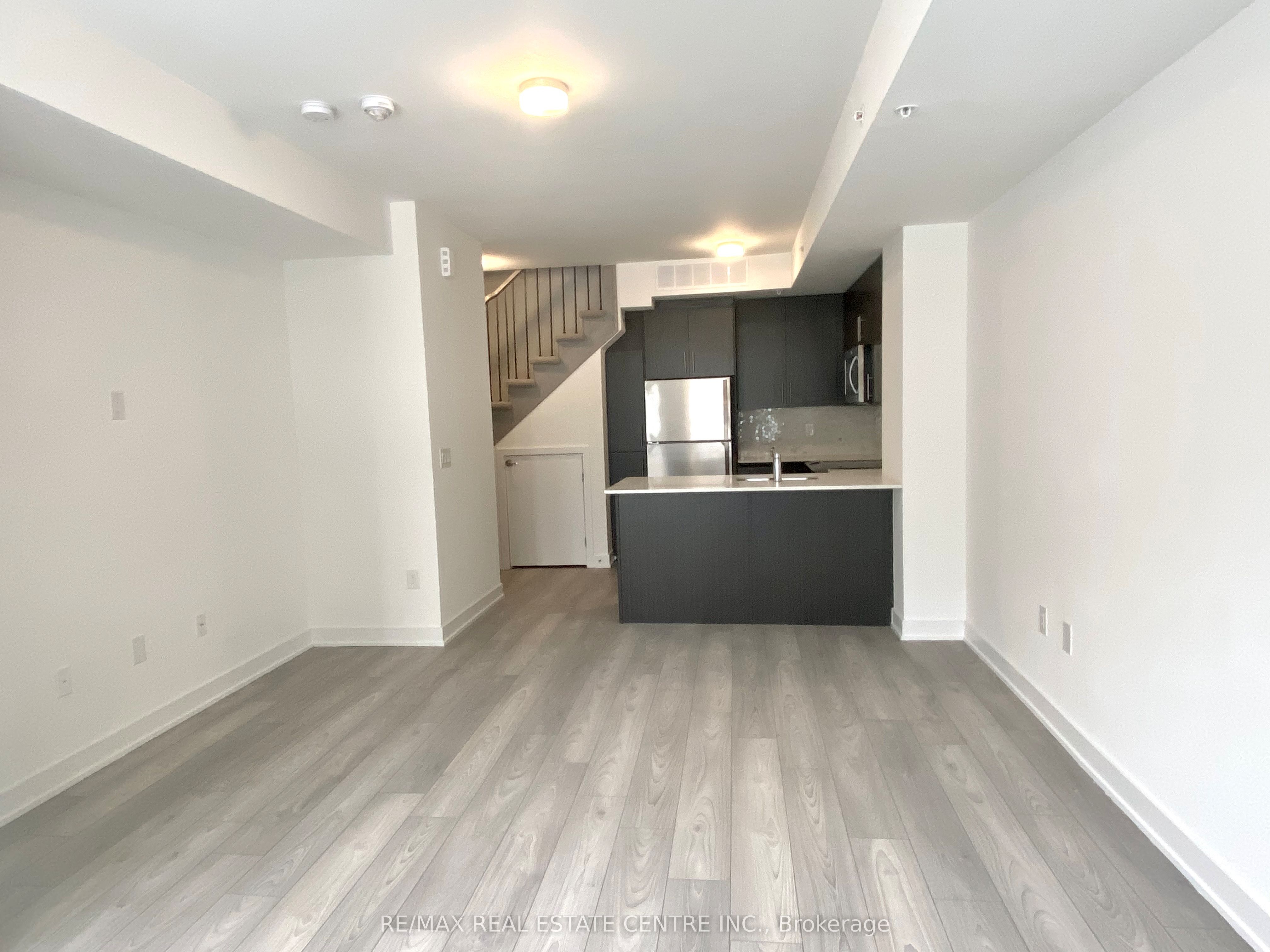 Unit 5 - 3483 Widdicombe Way, Mississauga 2