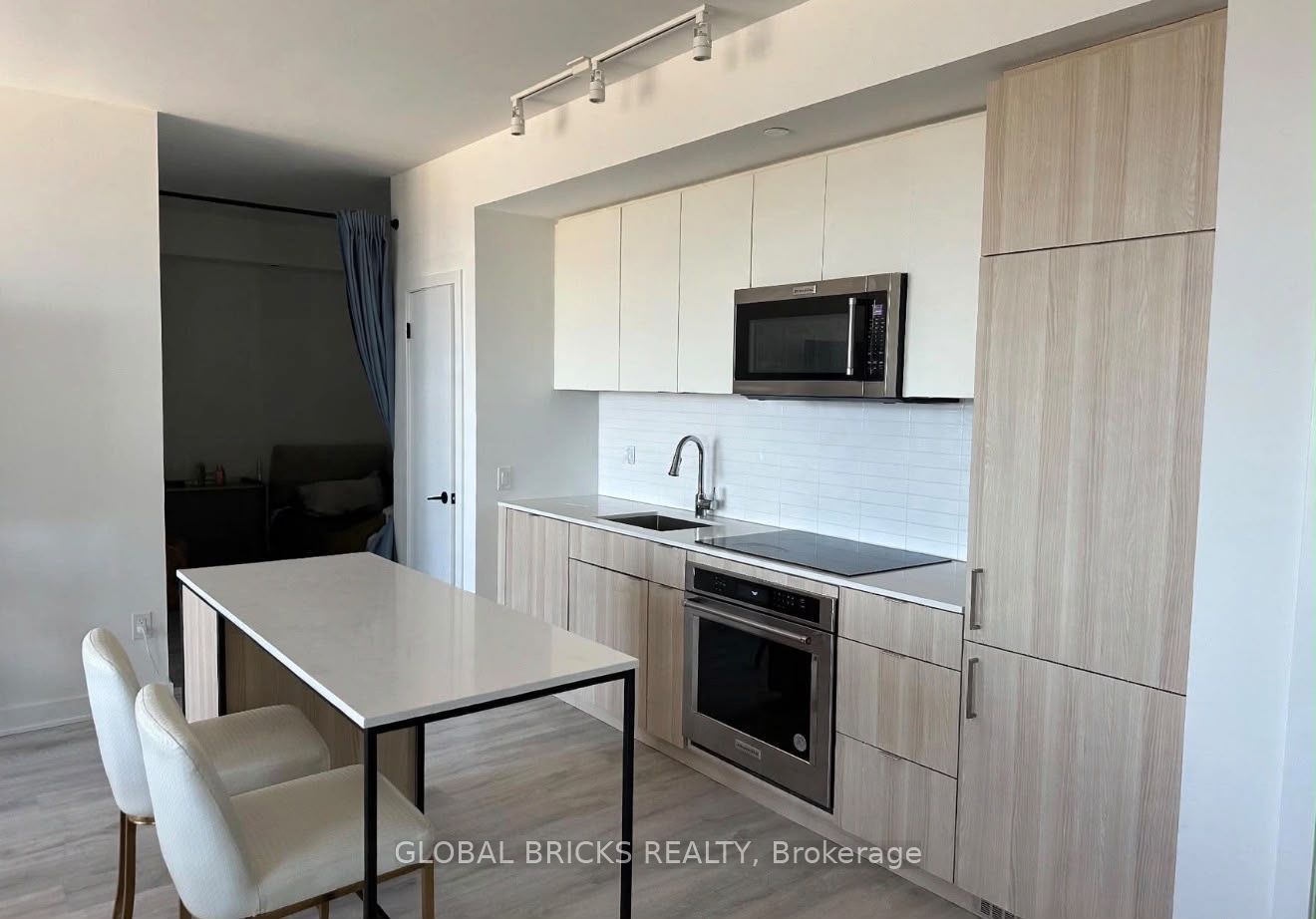 Unit 1310 - 220 Missinnihe Way, Mississauga 2