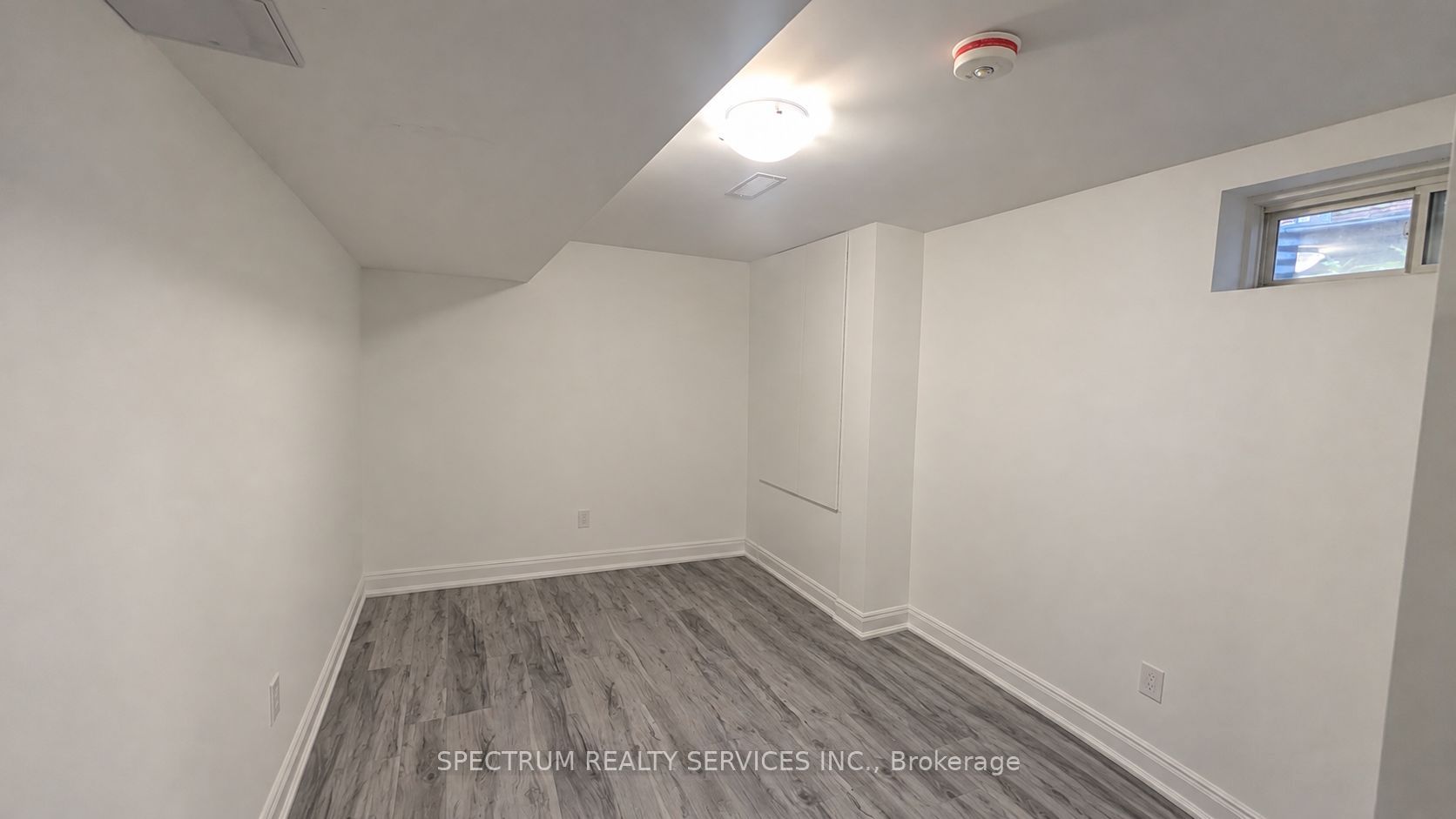 Unit Bsmt - 1331 Restivo Lane, Milton 4