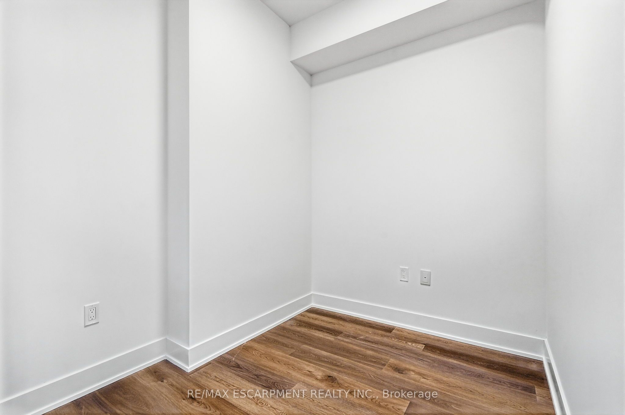 Unit 1308B - 125 Nipissing Road, Milton 5
