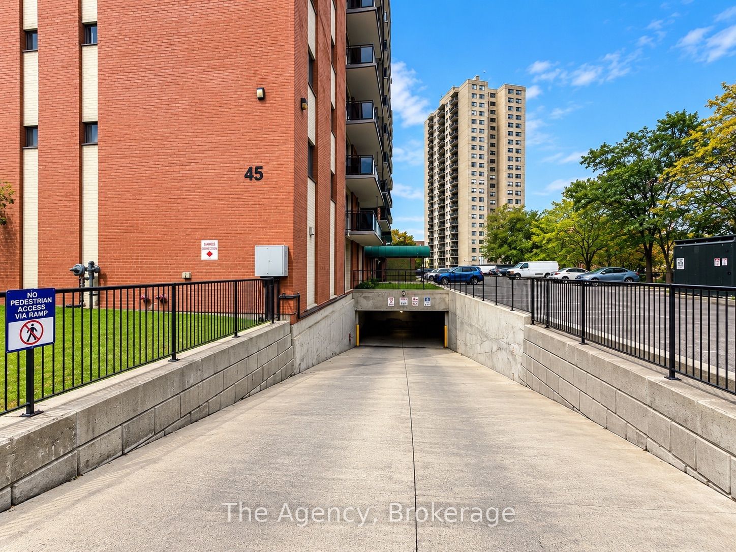 Unit 504 - 45 Paisley Boulevard W, Mississauga 3
