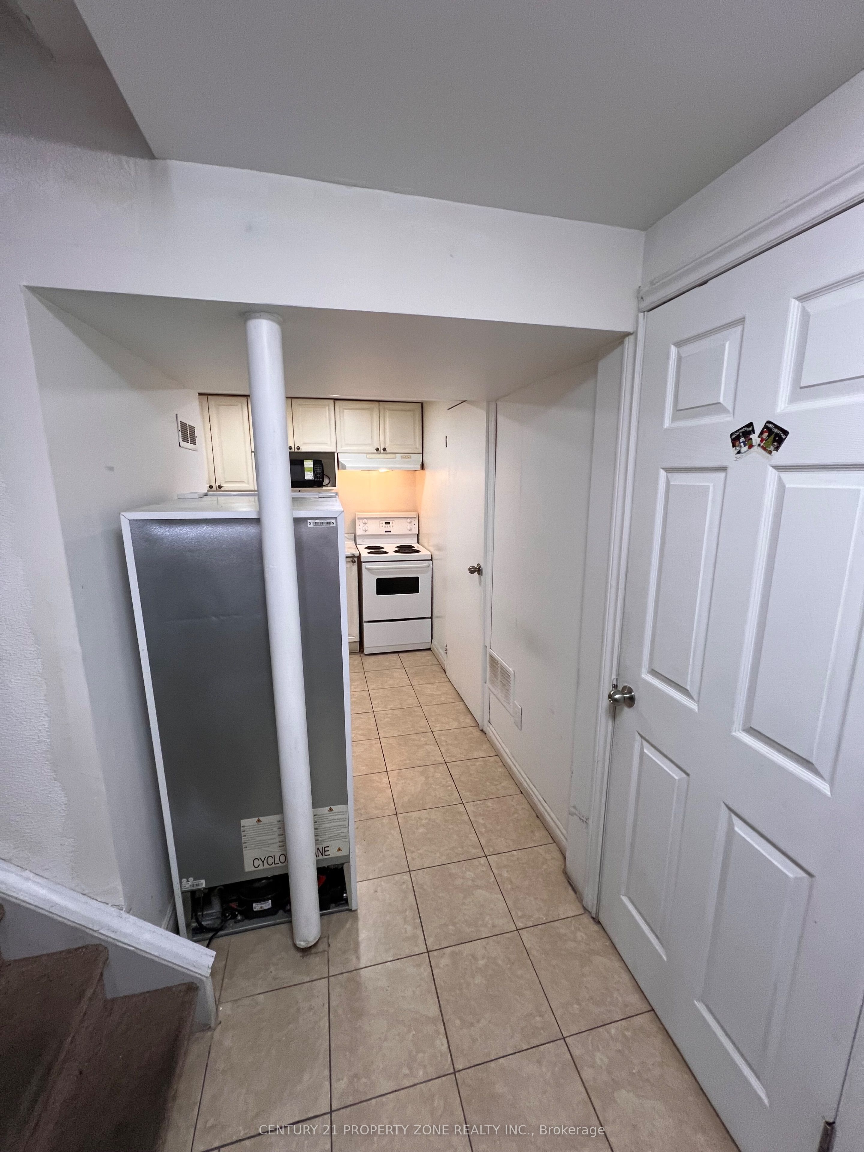 Unit Basement - 6 Roehampton Crescent W, Brampton 5