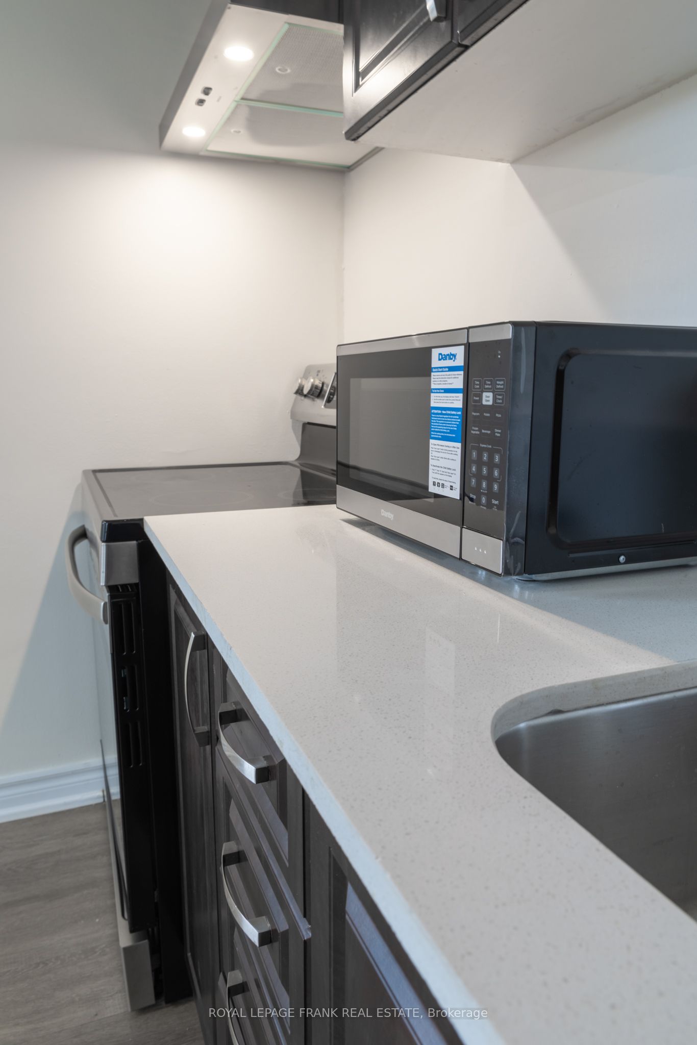 Unit 1 - 88 Mary Street W, Kawartha Lakes 2