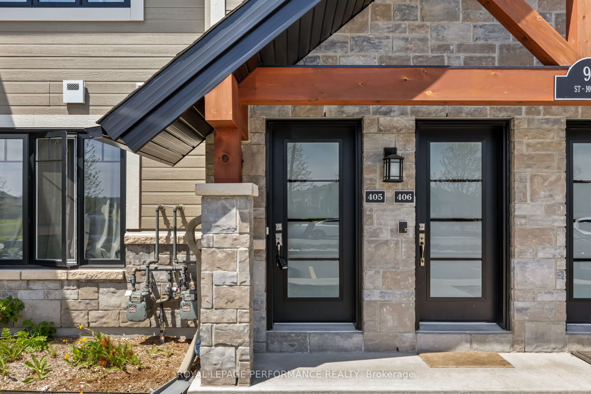 Unit 405 - 99 St Moritz Trail, Russell 2