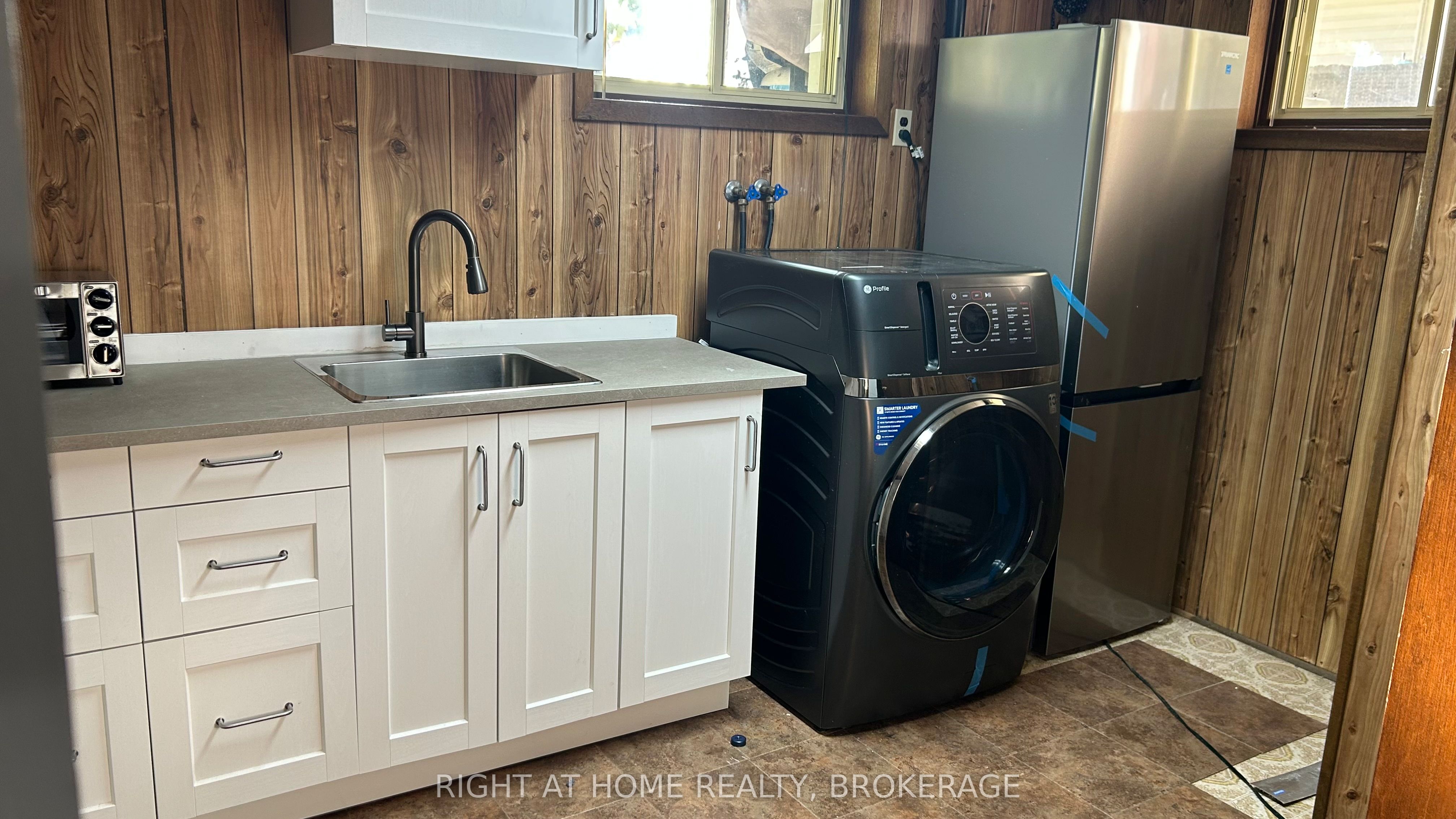 Unit Basement - 19 WHITE Street, St. Catharines 4