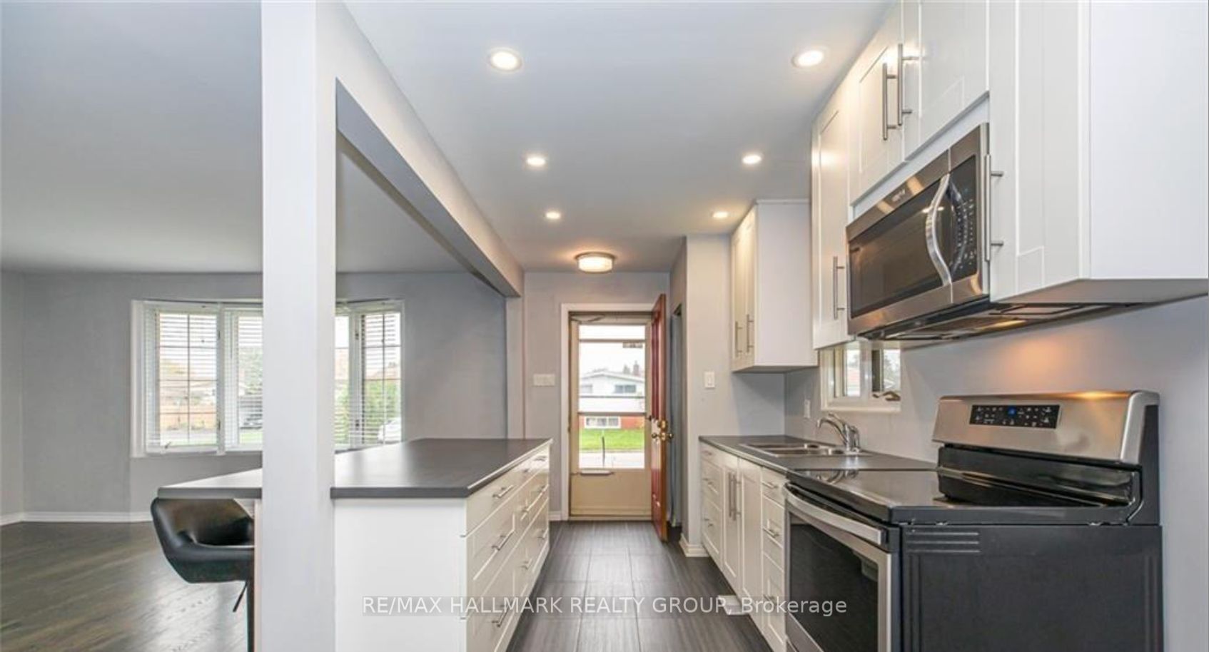 Unit A - 1387 Sault Street, Cumberland 4