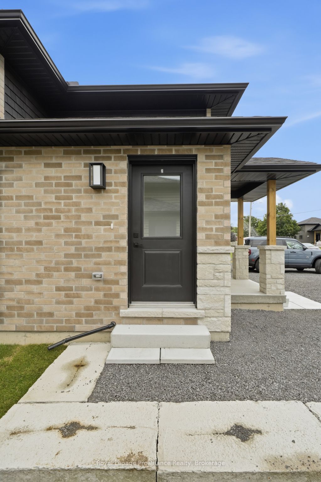 Unit Lower - 90B Lywood Street, Belleville 5