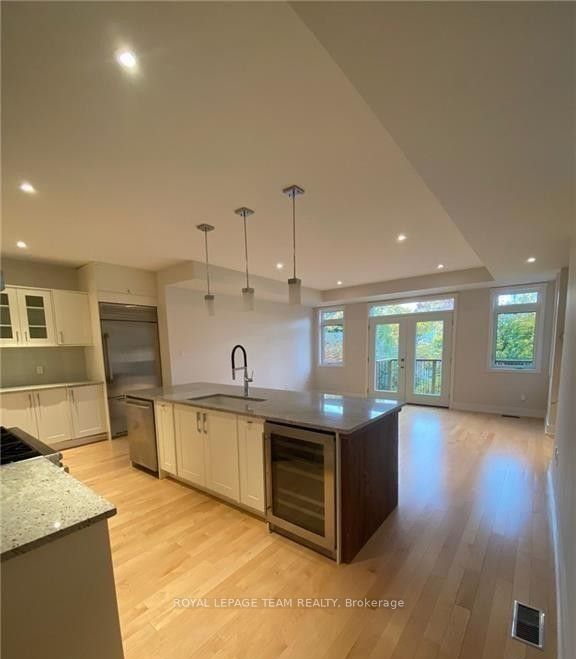 287 Kirchoffer Avenue, Ottawa 4