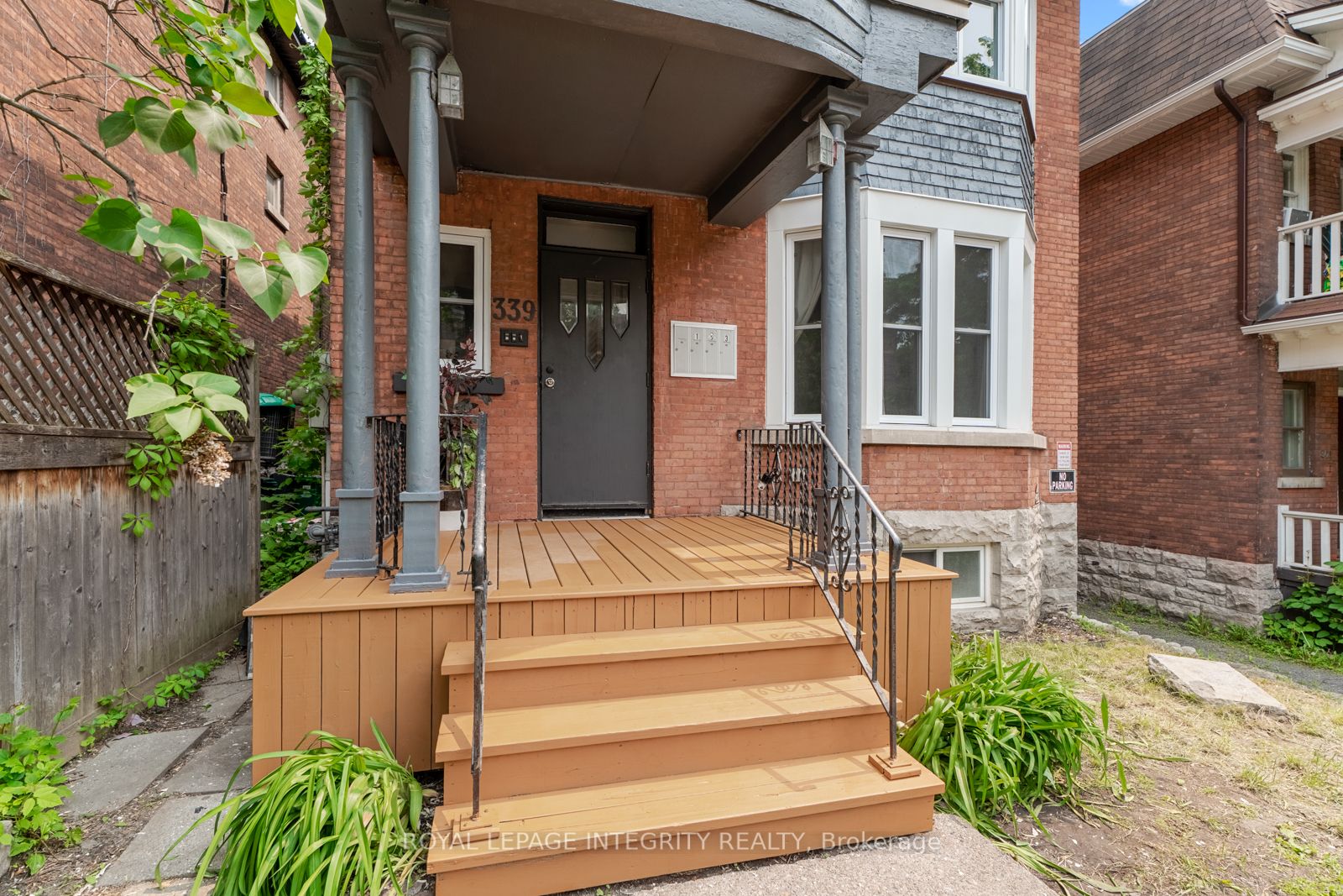 Unit 3 - 339 Chapel Street, Ottawa 2