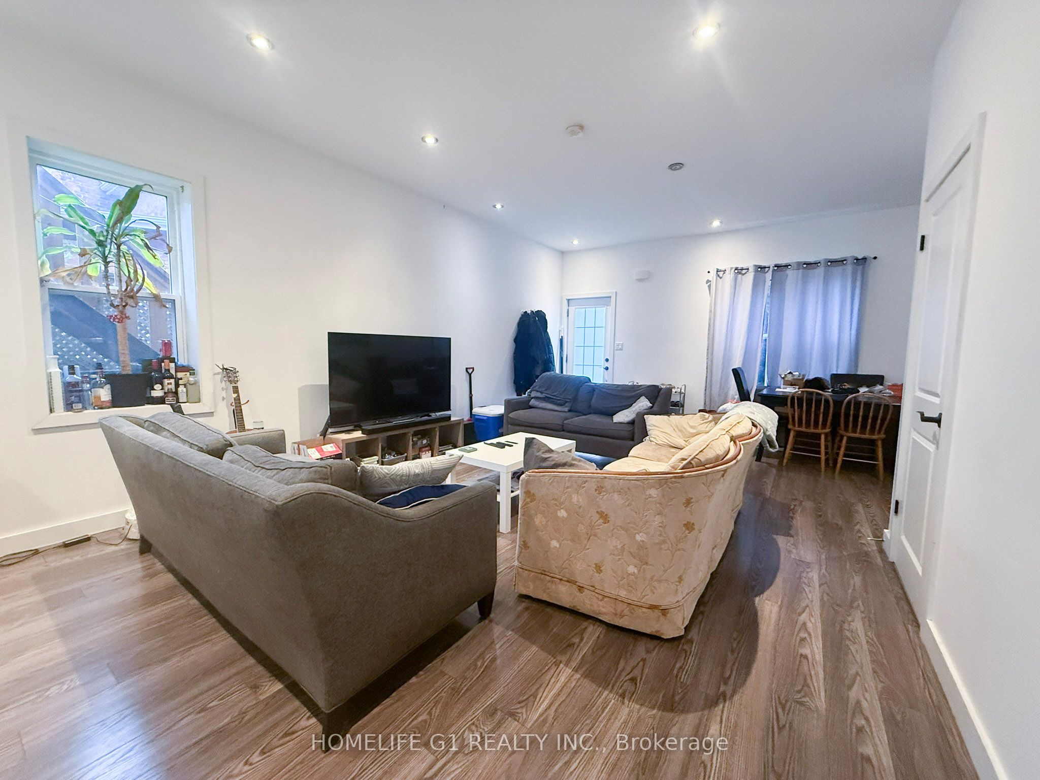 286 Hunter Street W, Hamilton 5