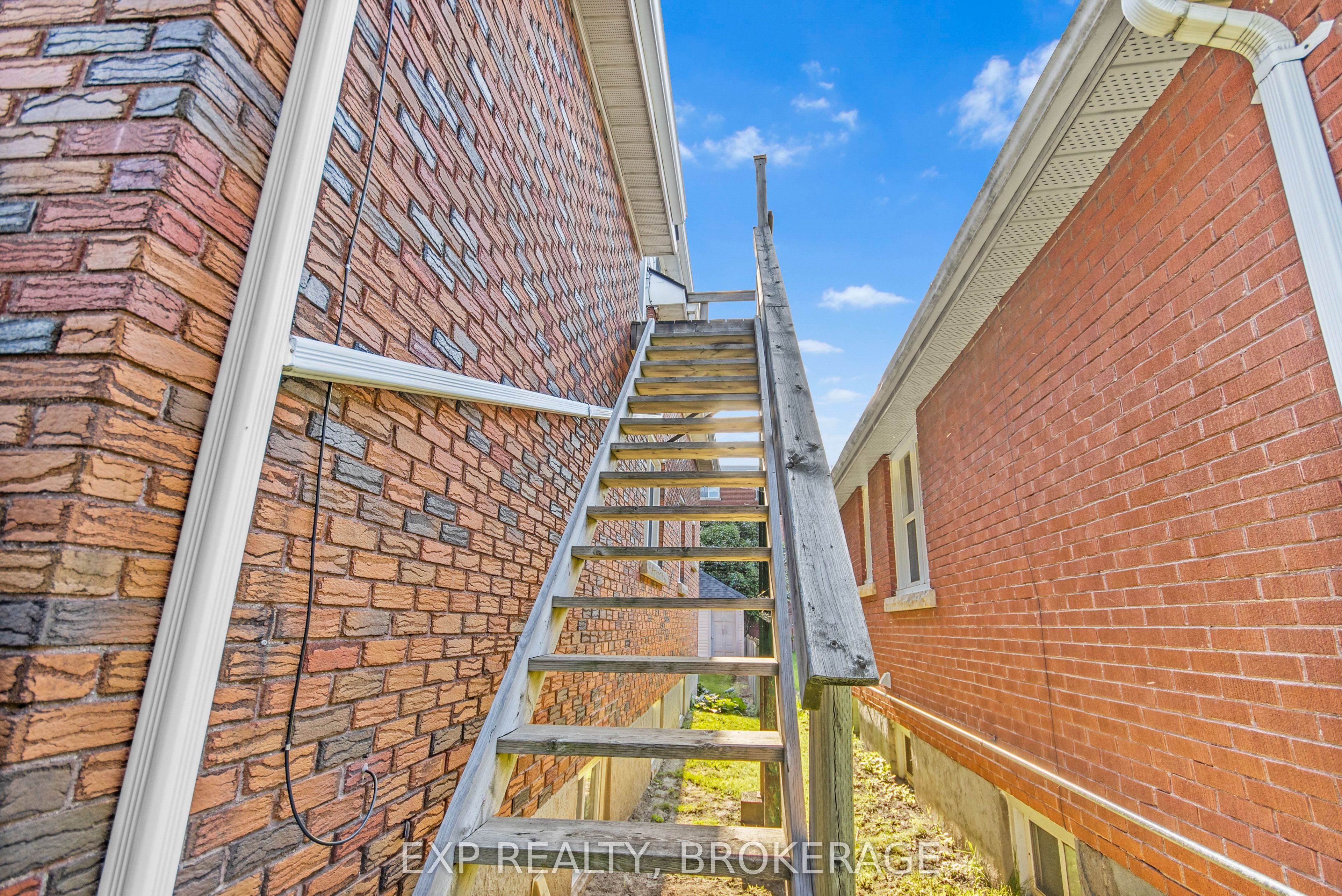493 COLLEGE Street, Kingston 5