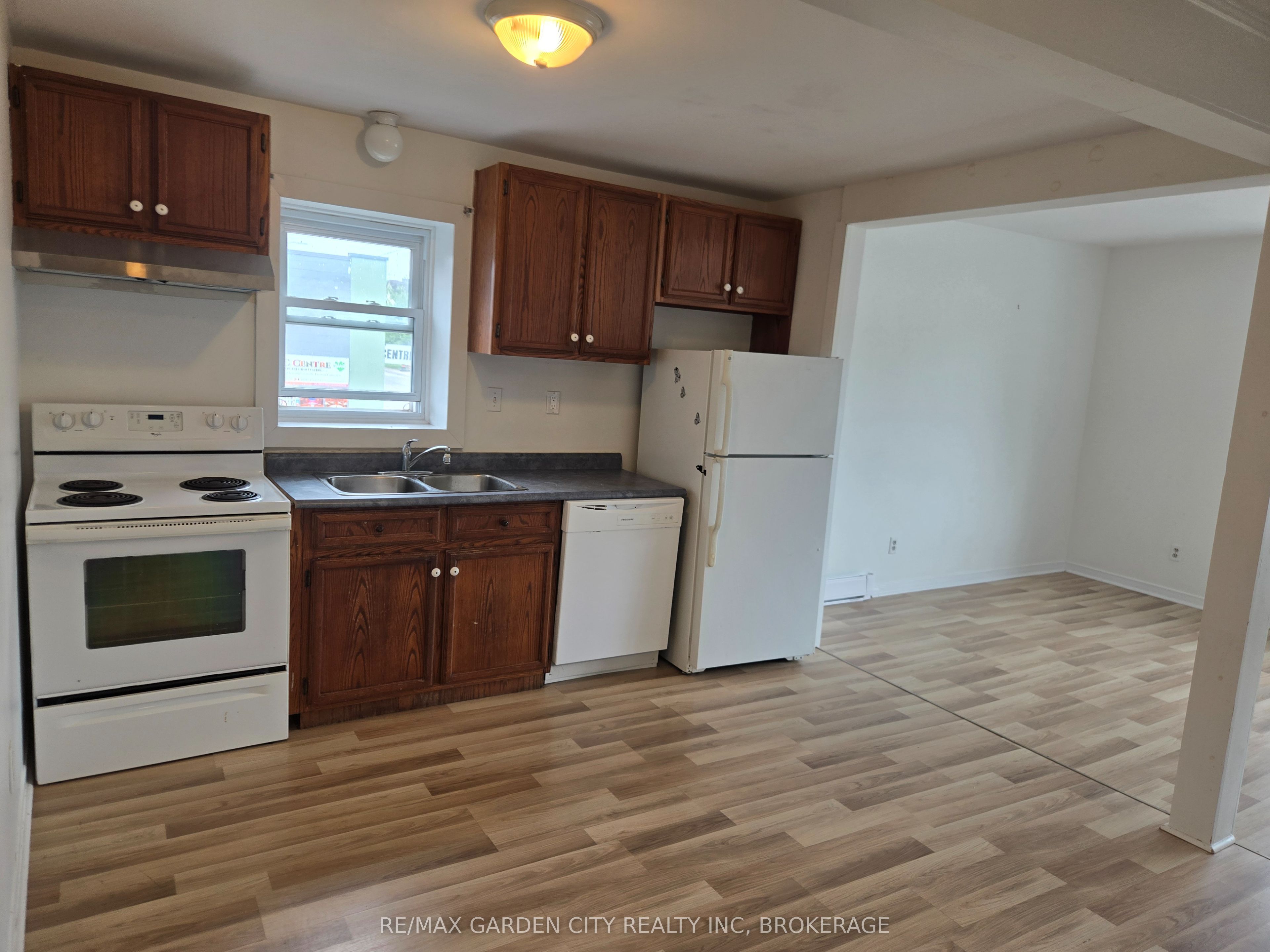 Unit 6 - 5126 Victoria Avenue, Niagara Falls 3