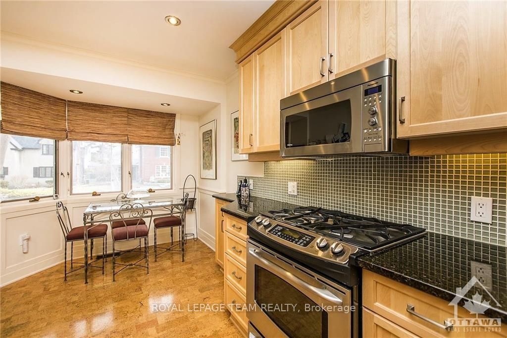 522 PICCADILLY Avenue, Ottawa 3