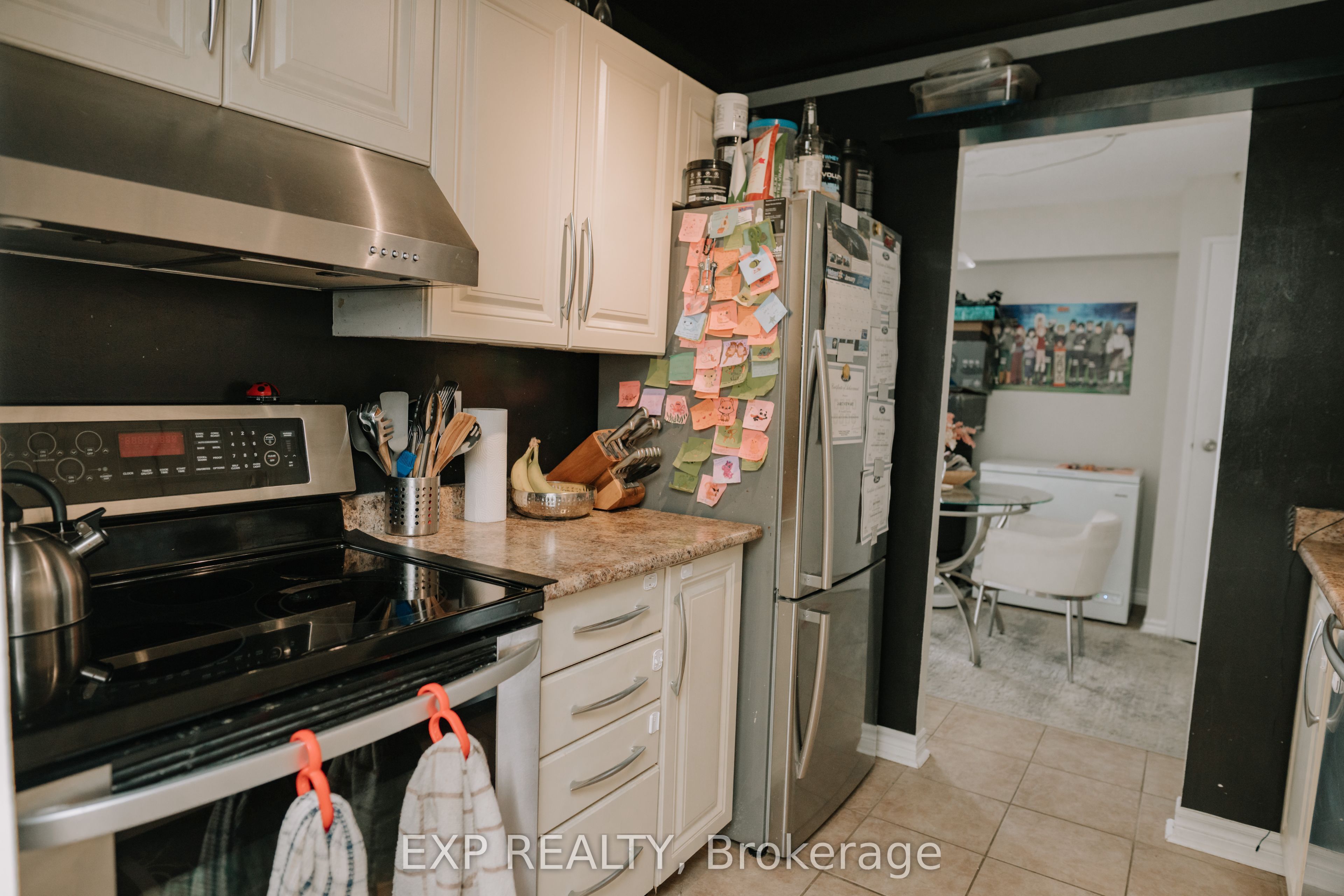 Unit 1207 - 858 Commissioners Road E, London 5