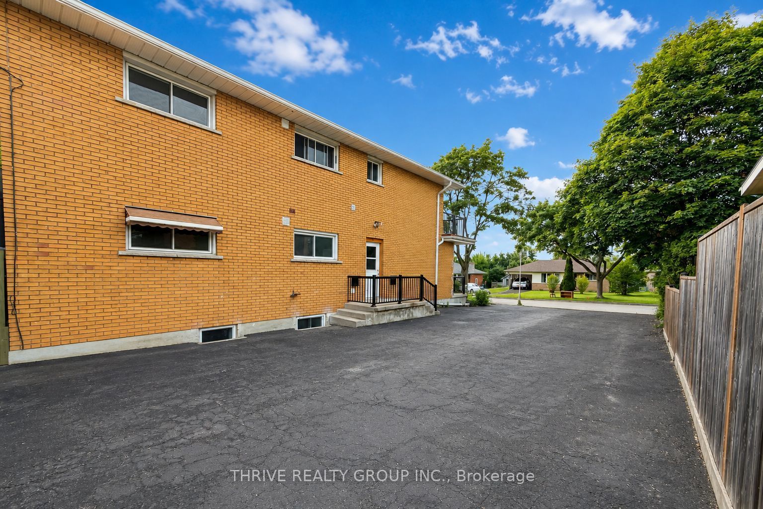 Unit Main - 1023 Eagle Drive, London 3