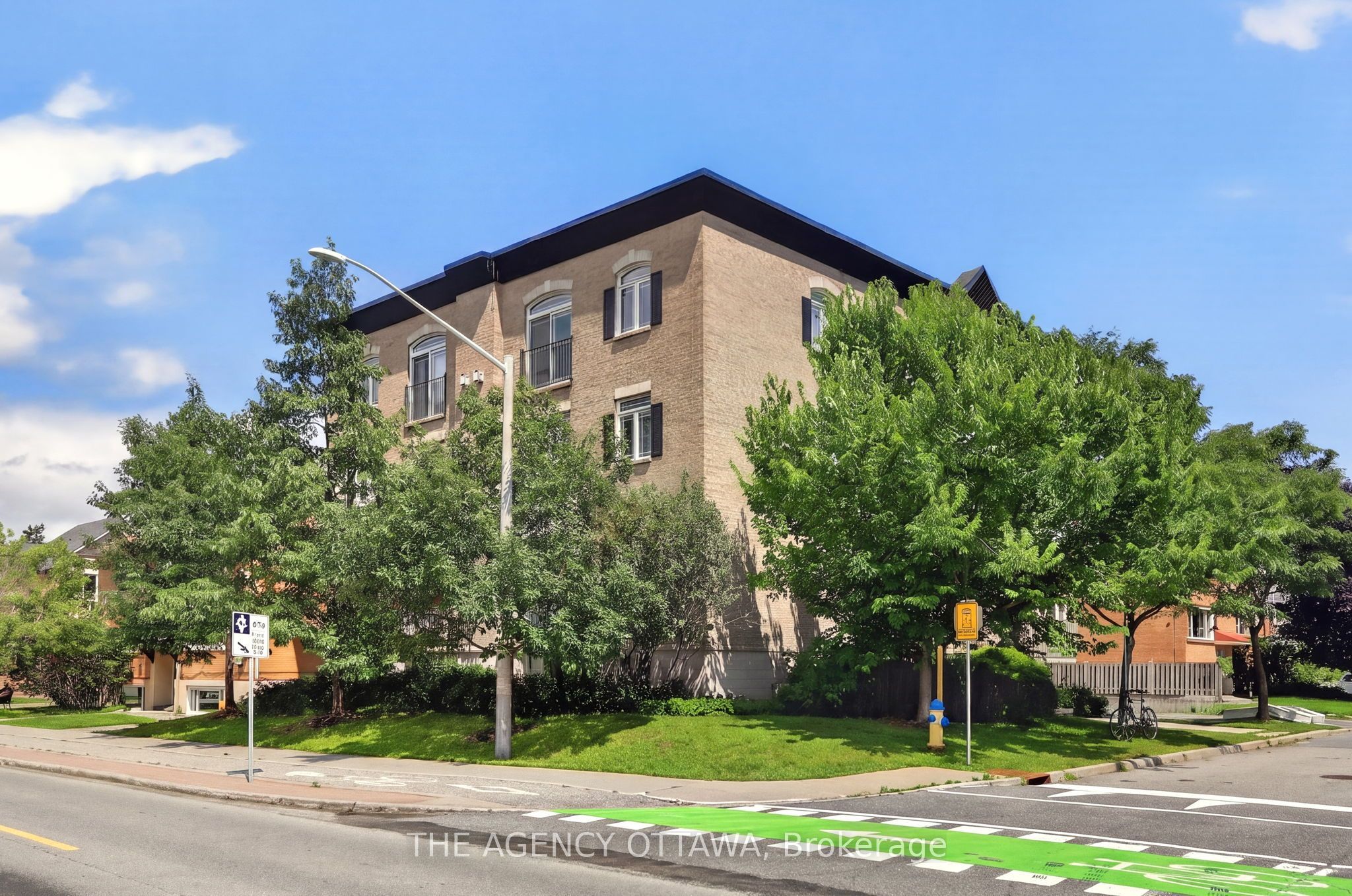 Unit 203 - 711 Churchill Avenue N, Ottawa 4
