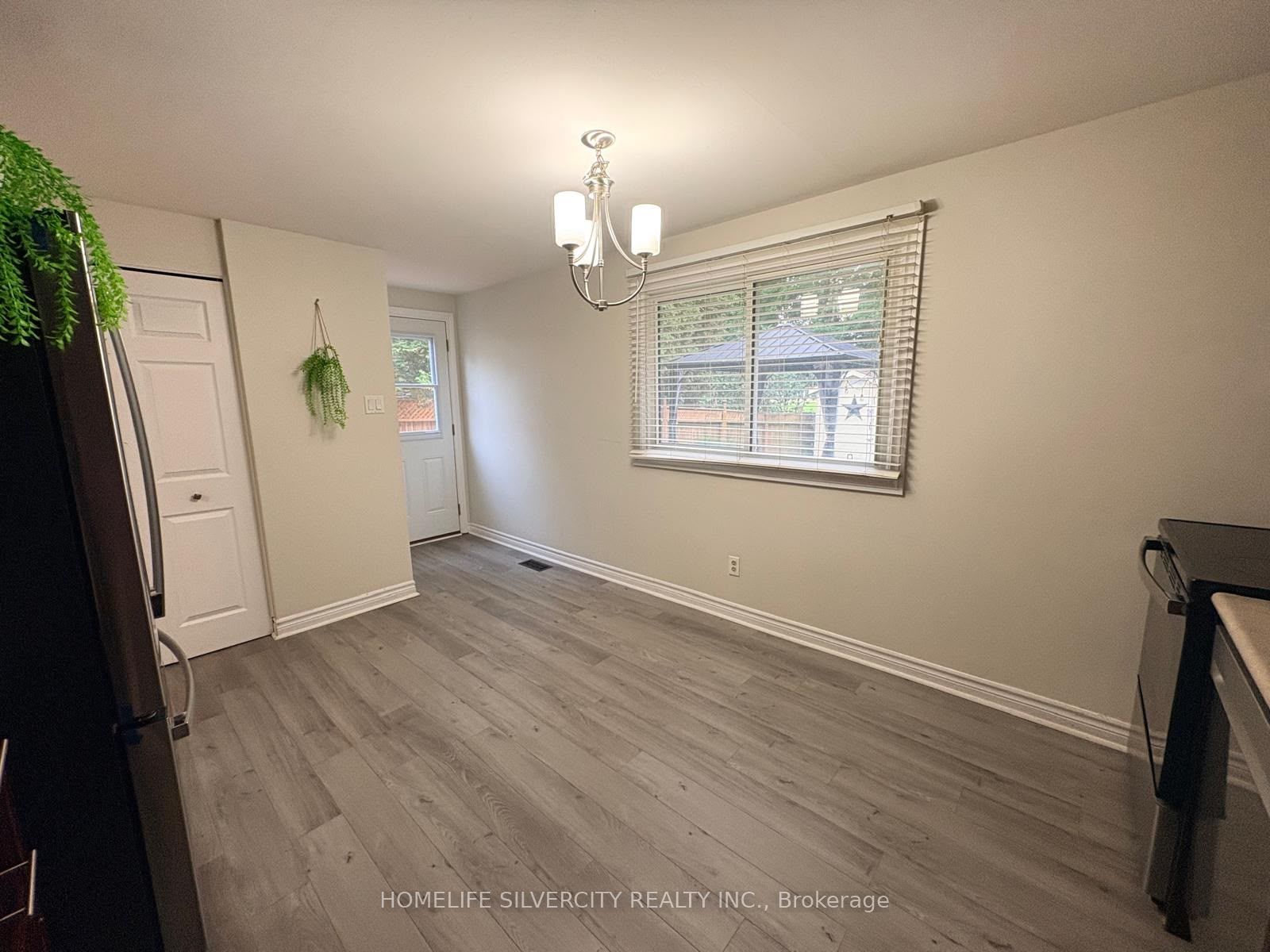 433 A Lee Avenue, Waterloo 5