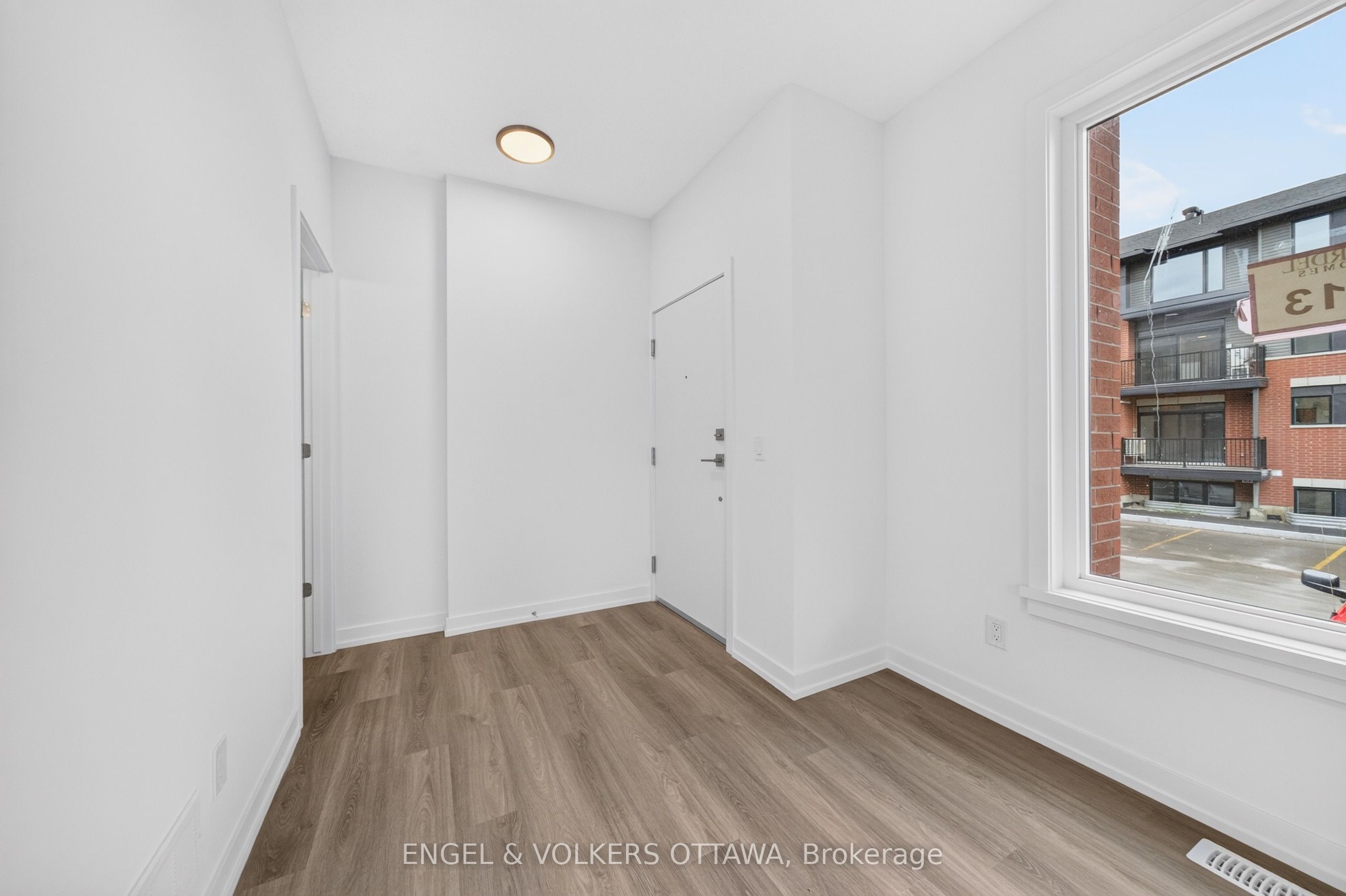 225 Stardust Private, Orleans-Gloucester 2