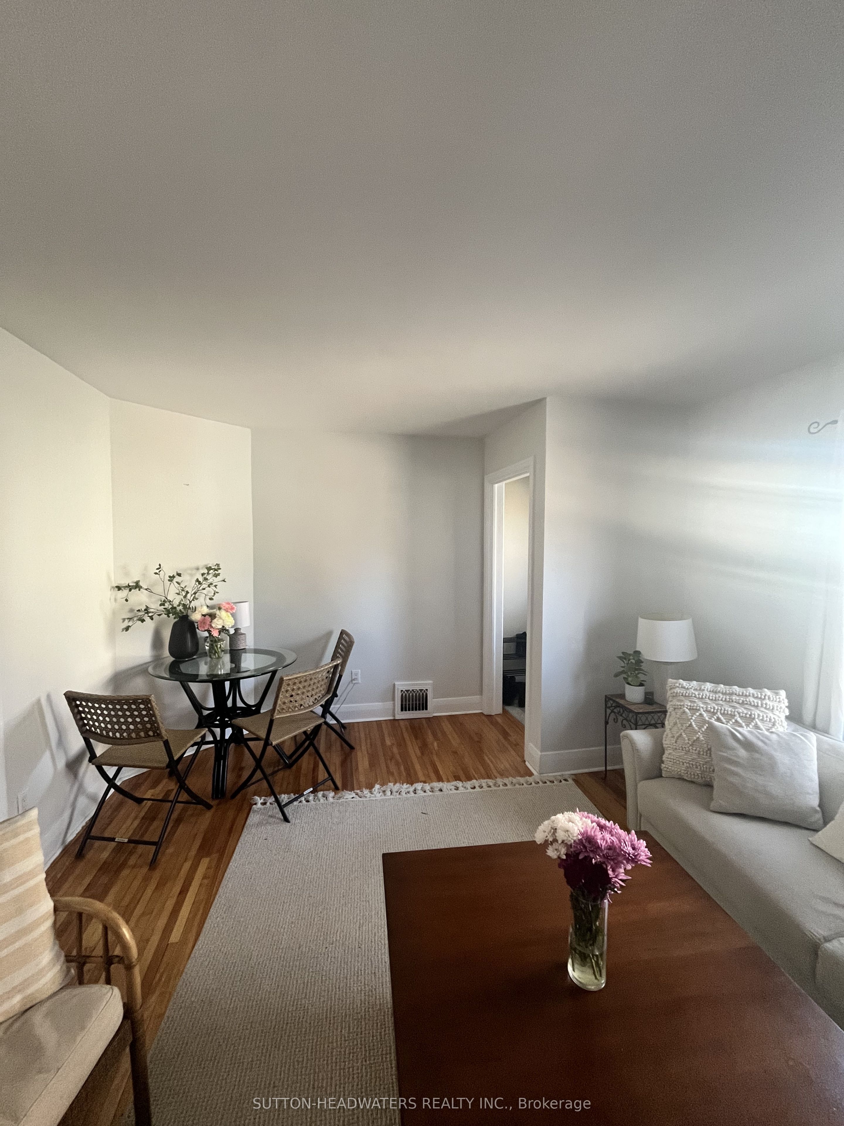9 FORWARD Avenue, London 5