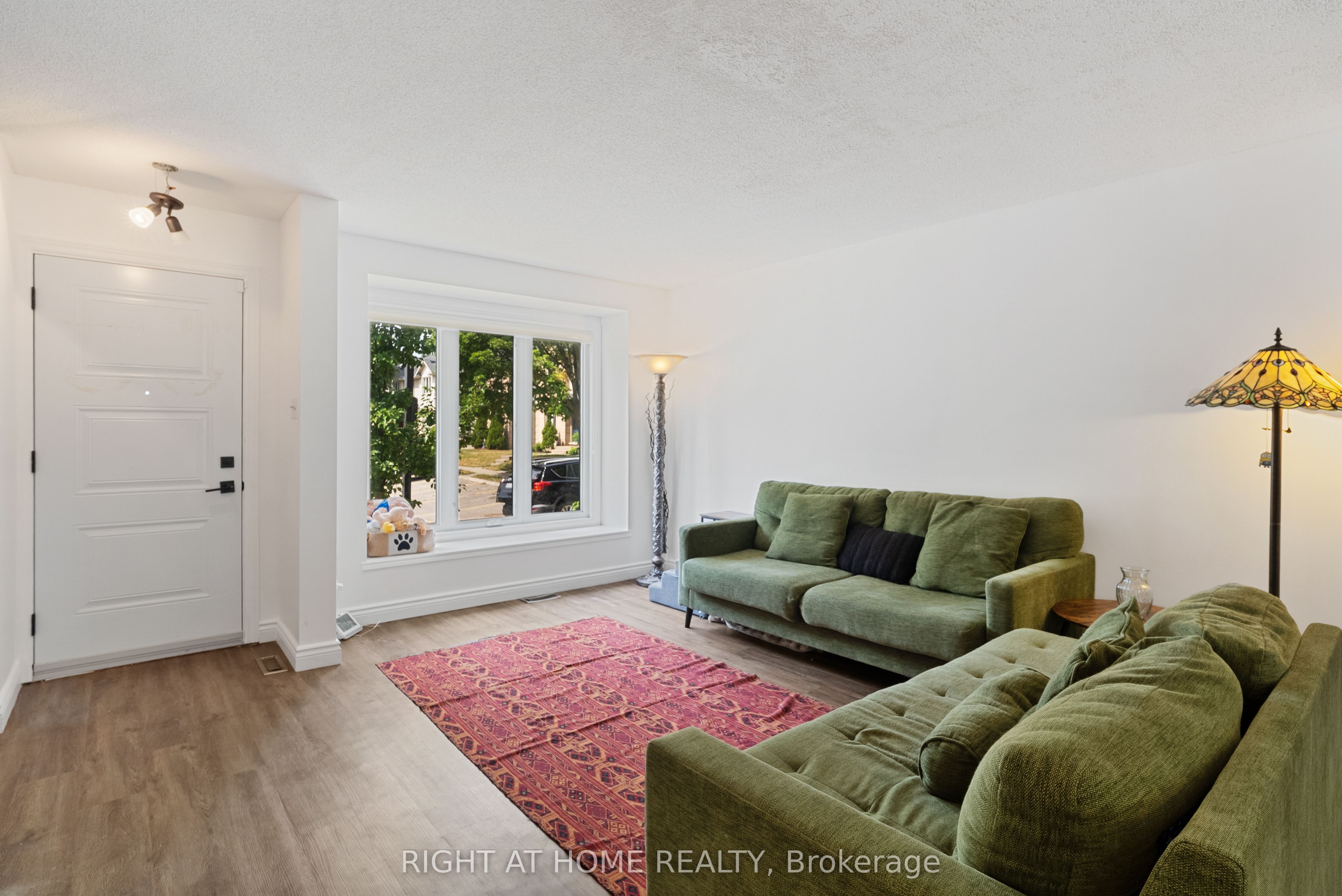 Unit 17 - 925 Lawson Road, London 5