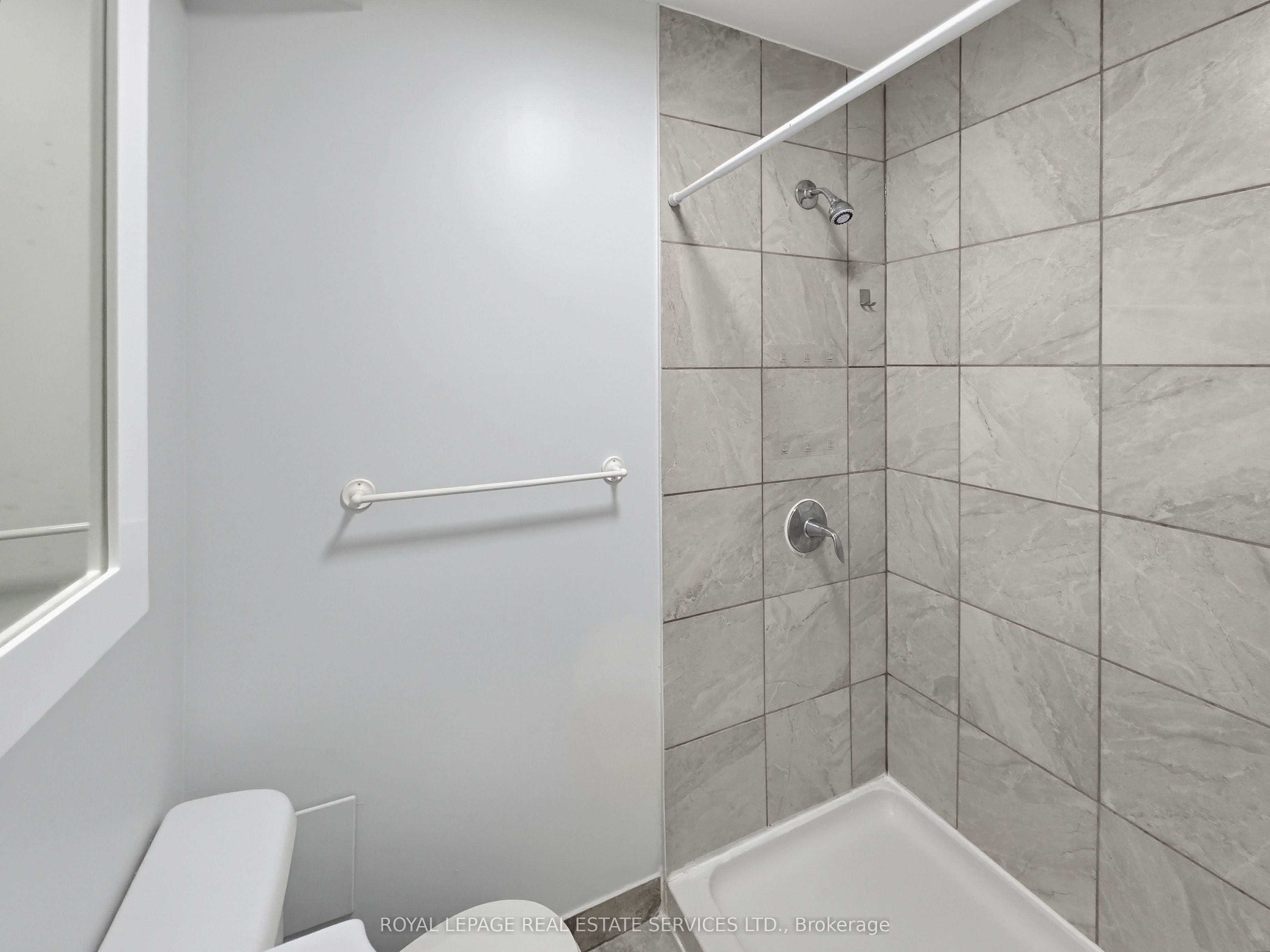 Unit 4 - 8 Ottawa Street N, Hamilton 5