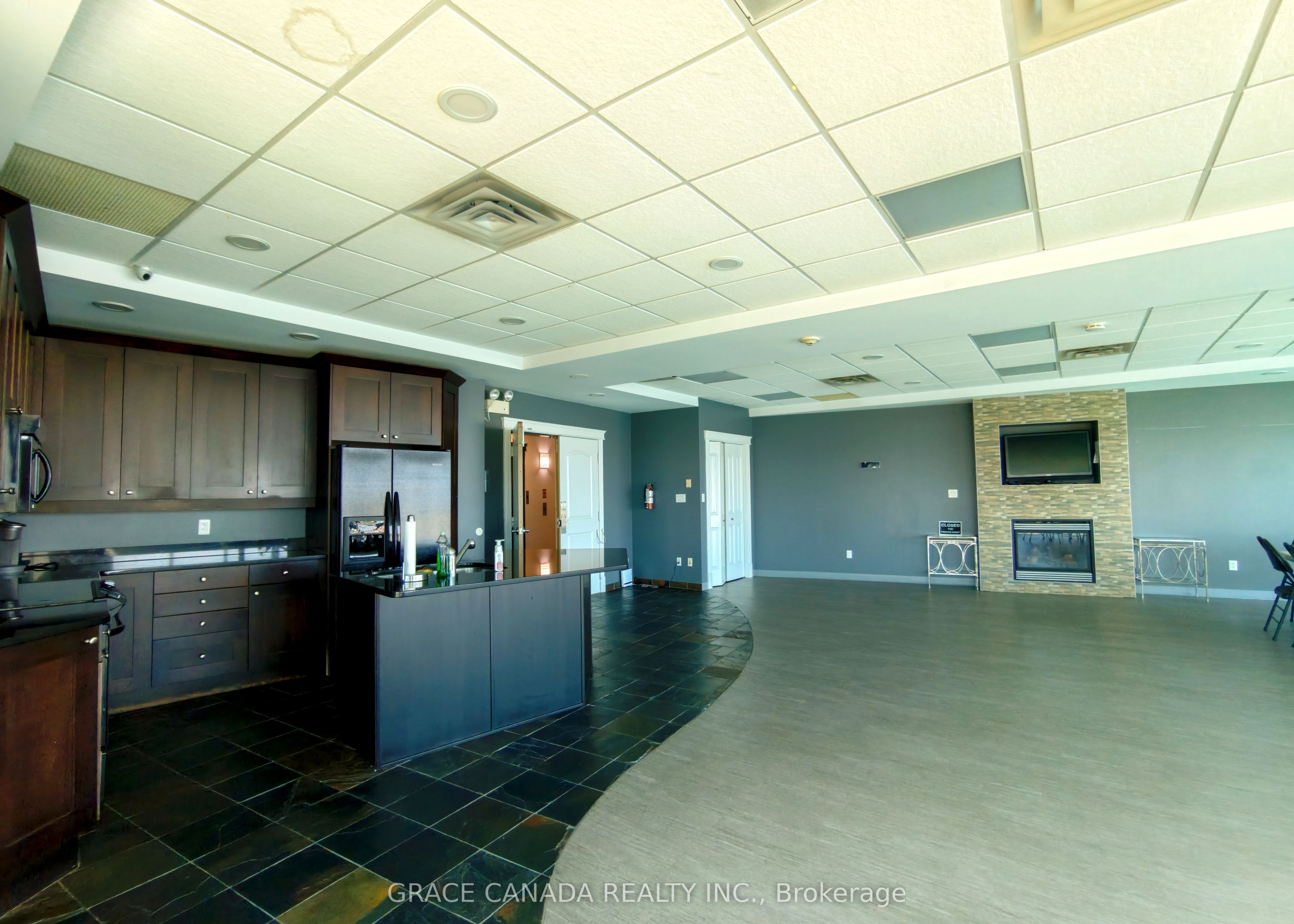 Unit 504 - 1225 Riverside Drive W, Windsor 5