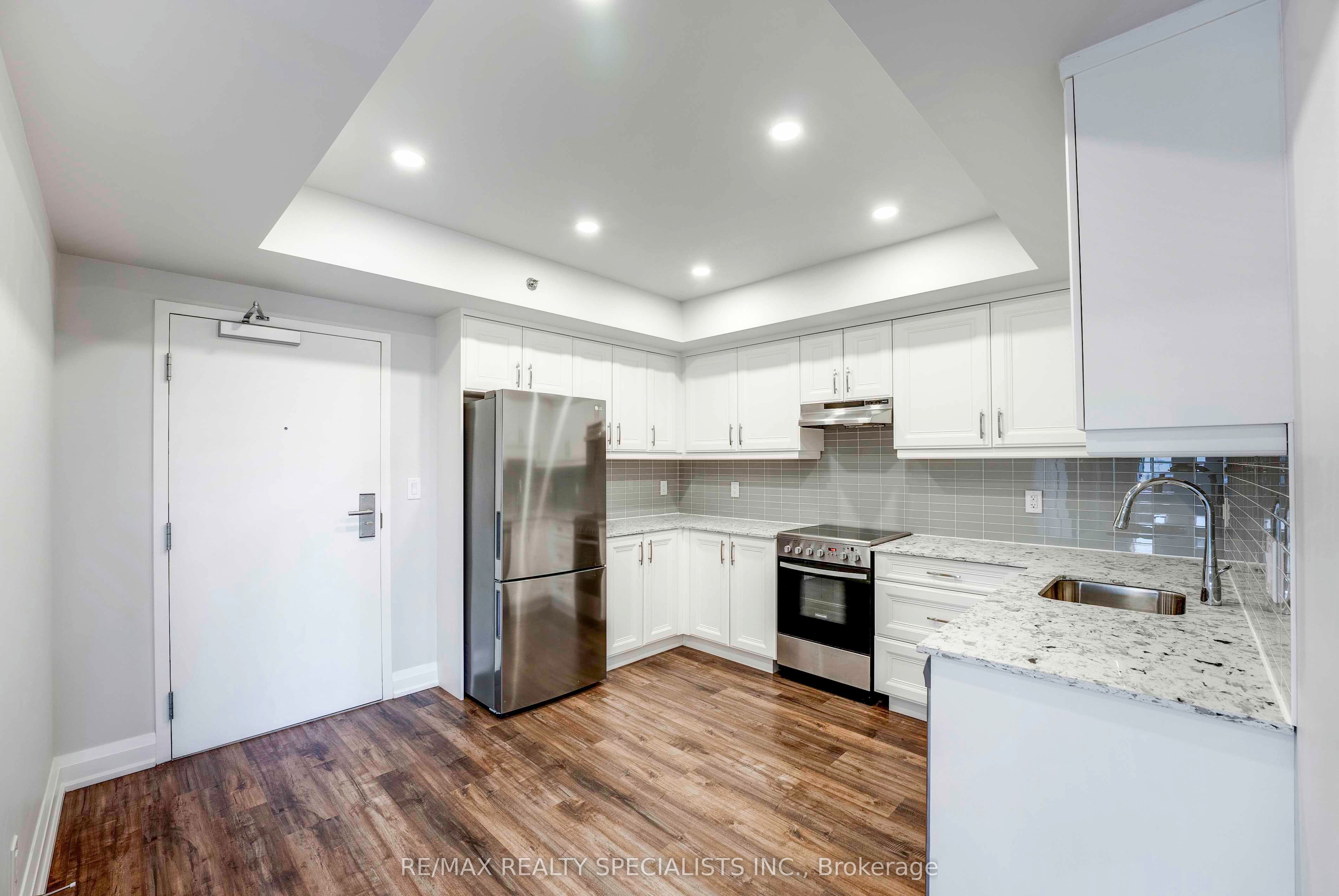 Unit 705 - 5698 Main Street, Niagara Falls 4