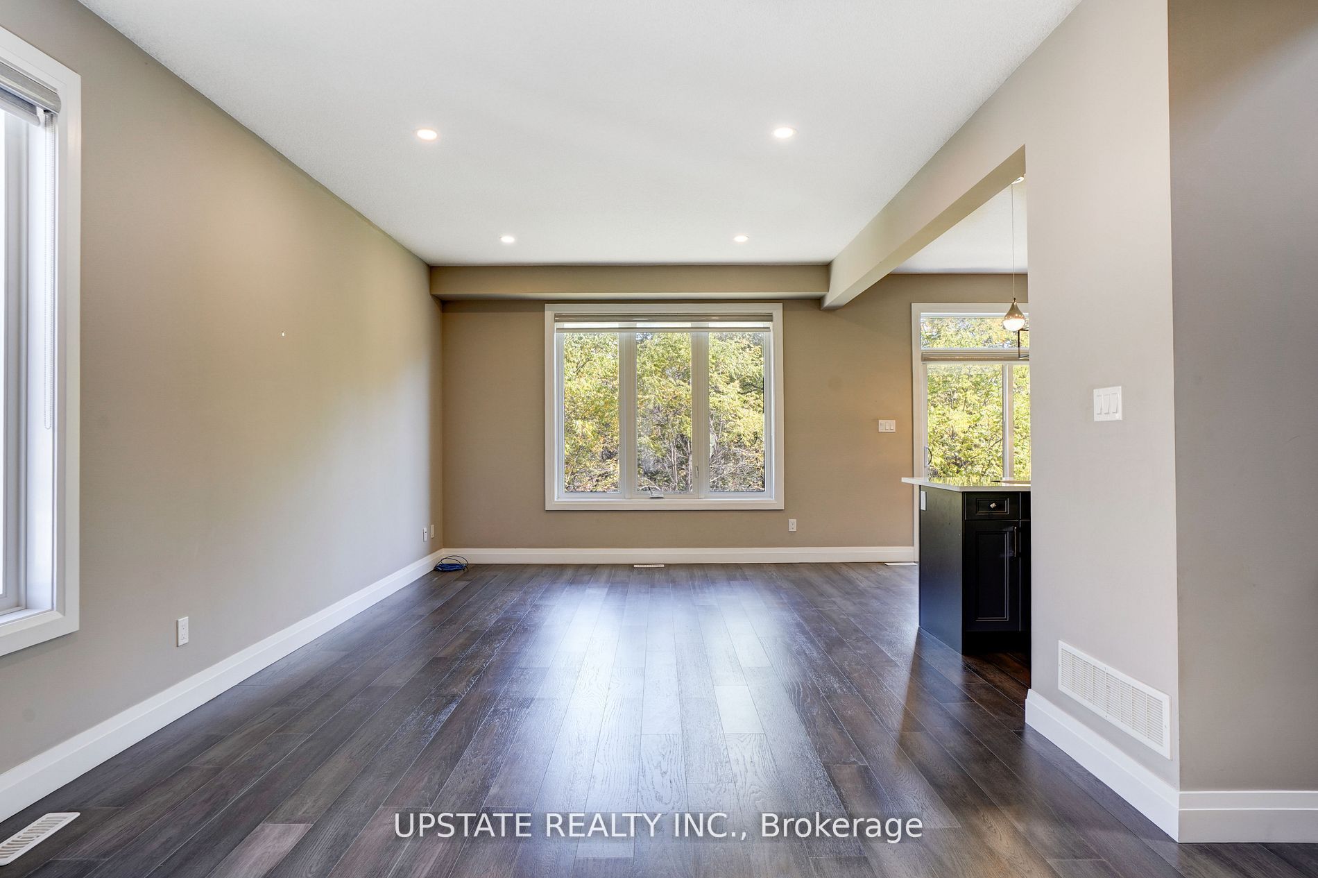 2694 Bobolink Lane, London 3