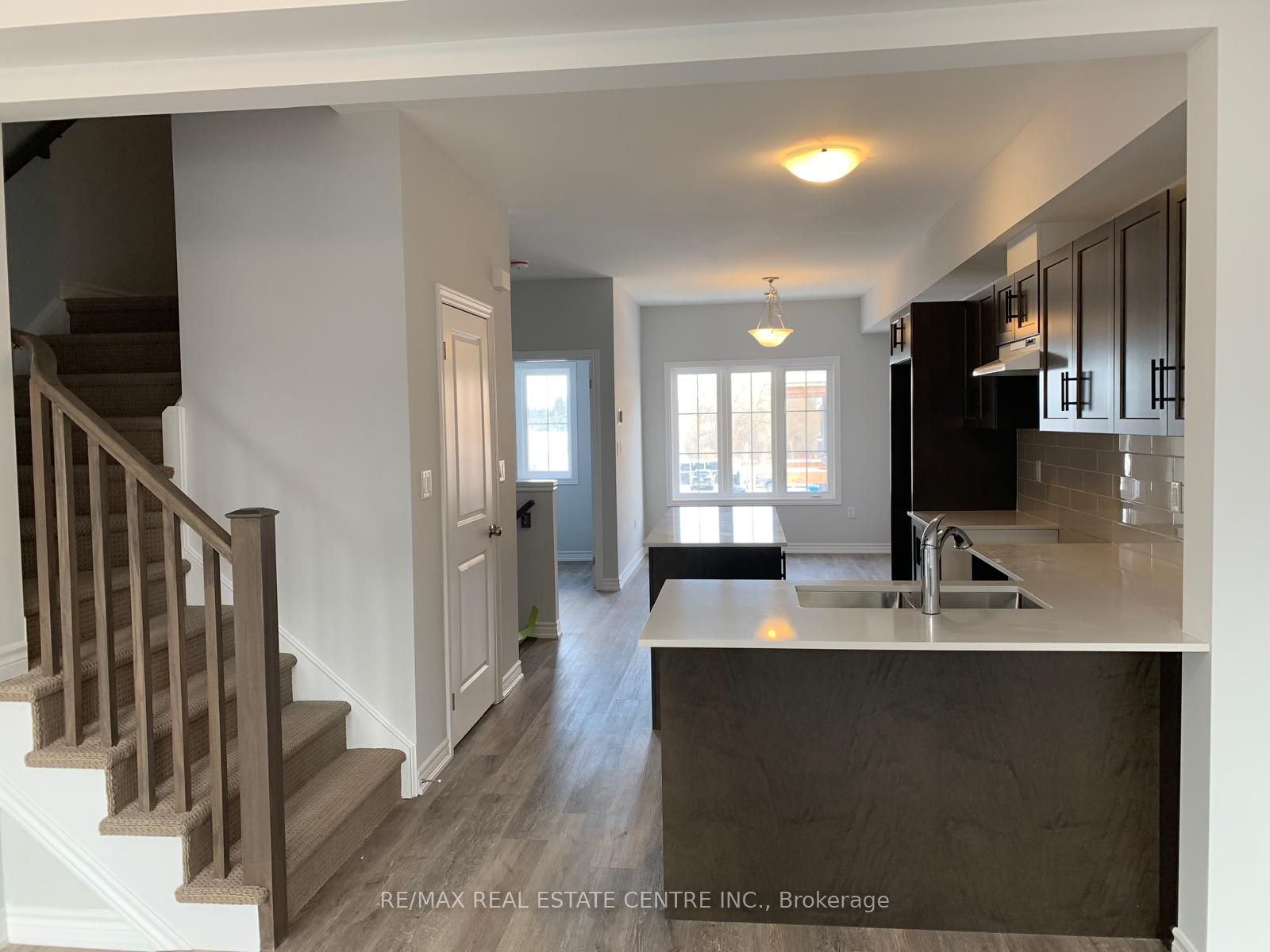 Unit 35 - 124 Compass Trail, Cambridge 2