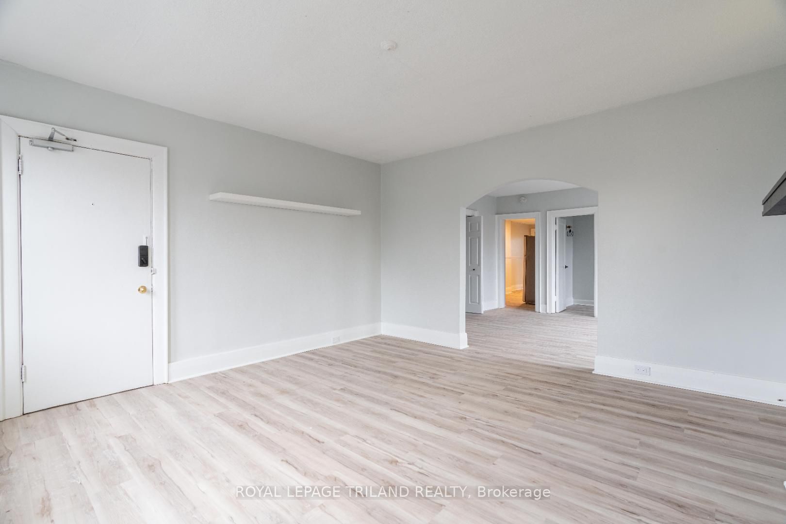 Unit 3 - 425 Mckenzie Avenue, London 3
