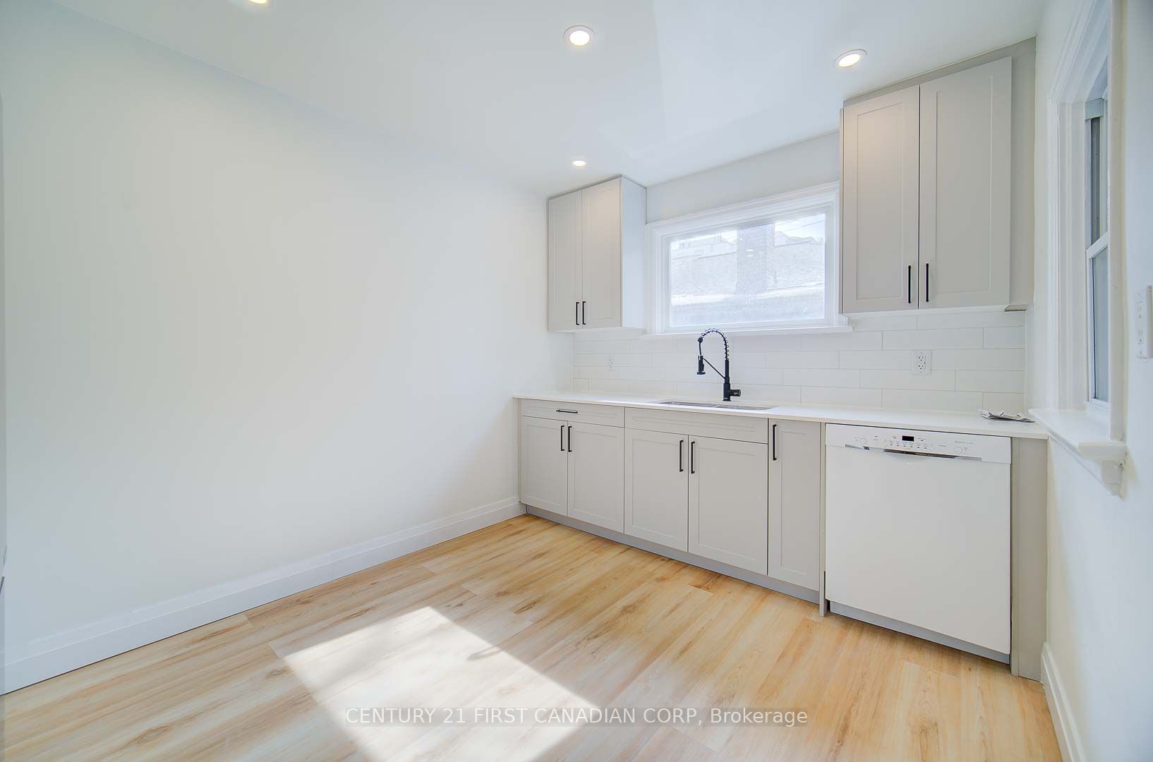 Unit 3 - 581 Talbot Street, London 3