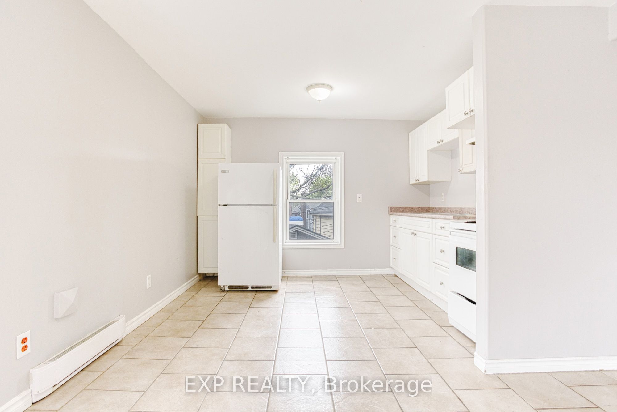 Unit Upper - 206 Church Street, St. Catharines 3