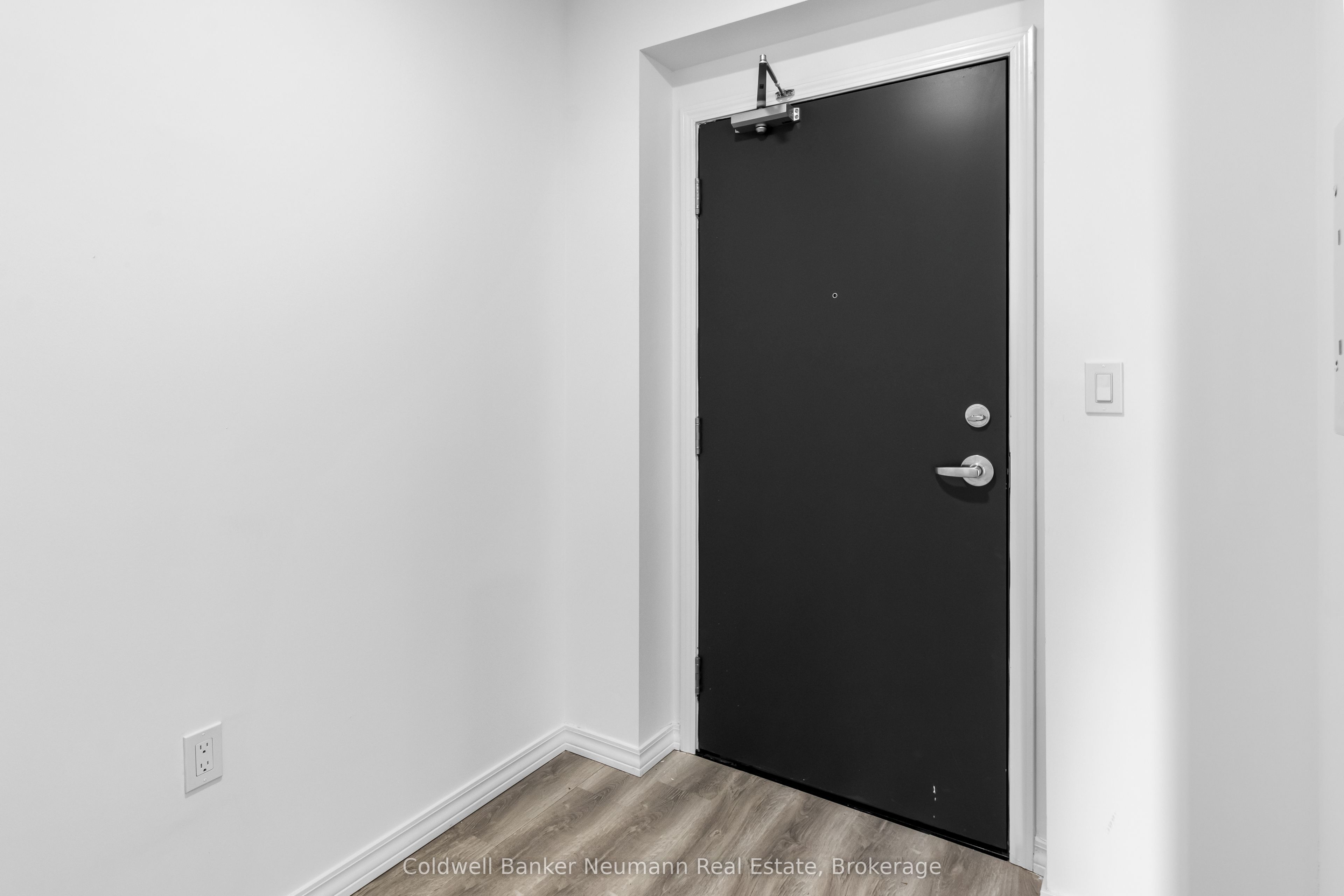 Unit 713 - 1098 Paisley Road, Guelph 3