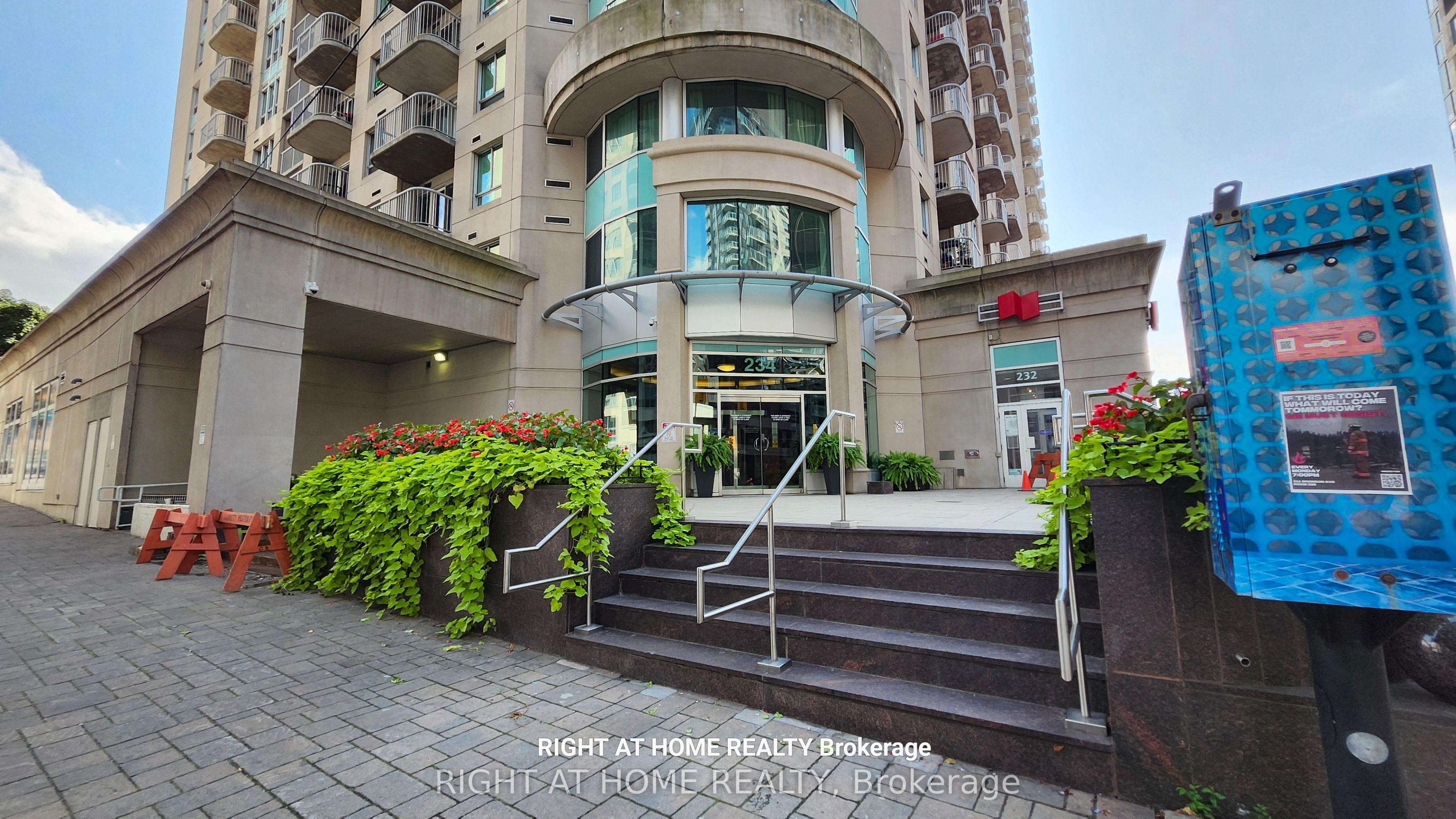 Unit 1104 - 234 Rideau Street, Ottawa 2