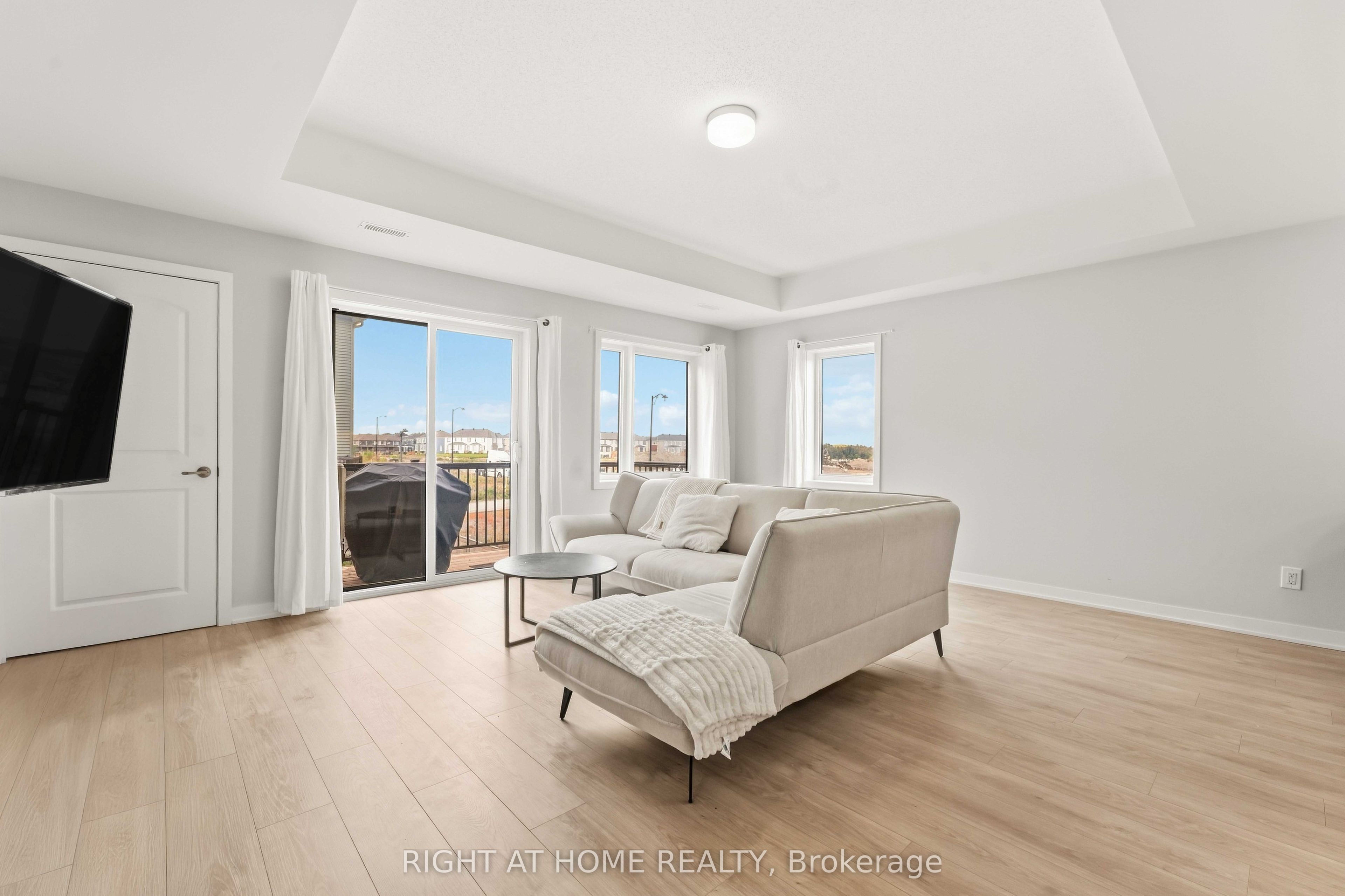 206 Parnian Private, Nepean 3