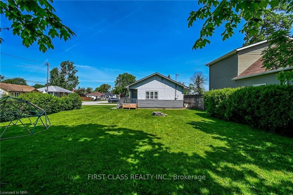 64 Dominion Road, Fort Erie 2