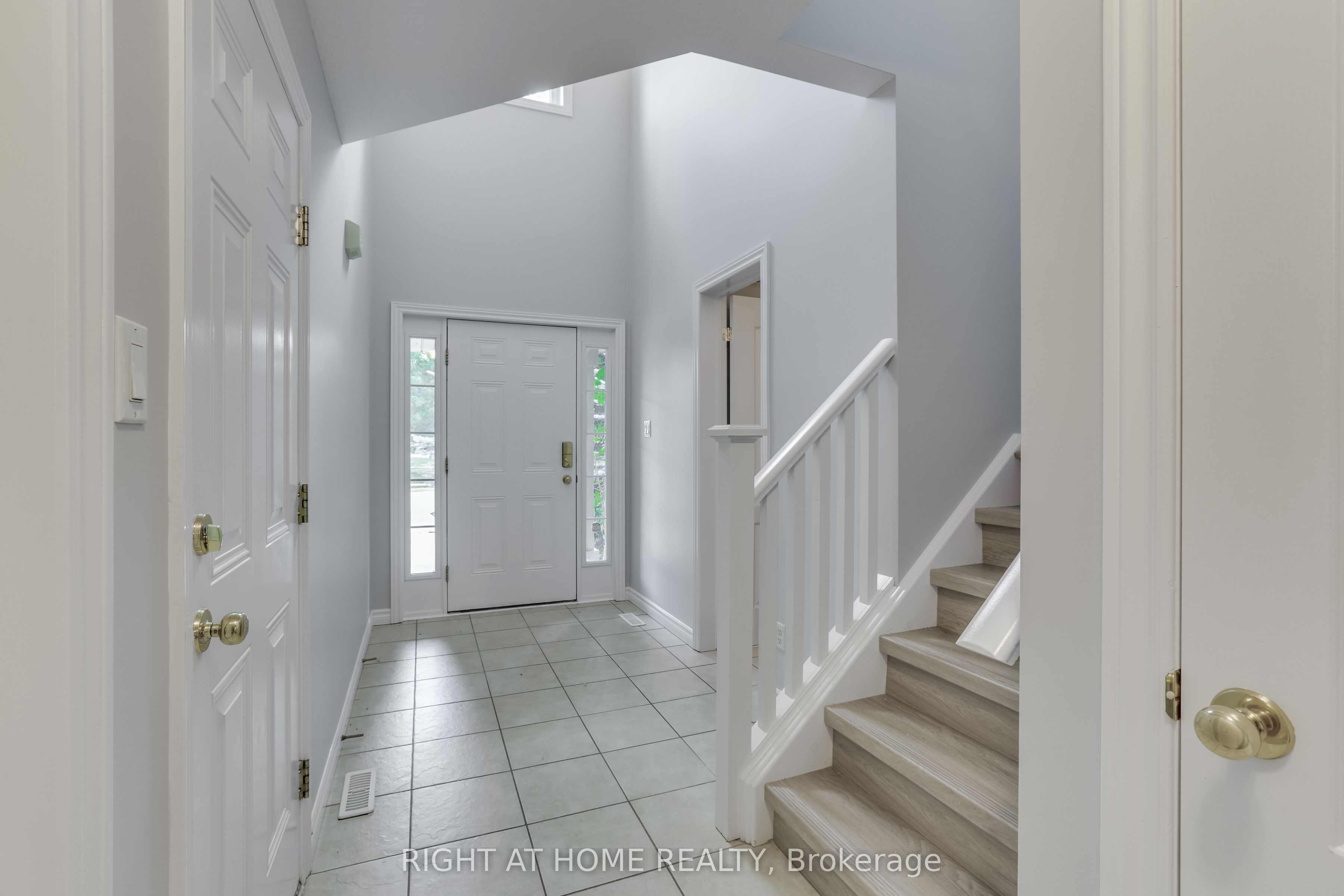2206 Coronation Drive, London 4