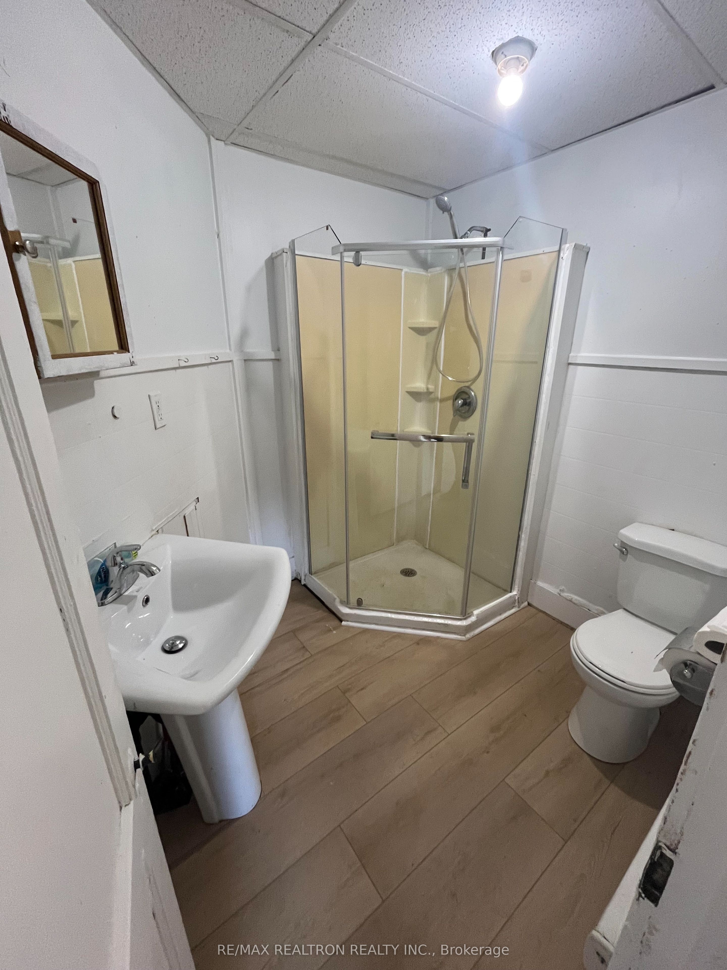 Unit 4 - 106 Dundas Street W, Quinte West 3