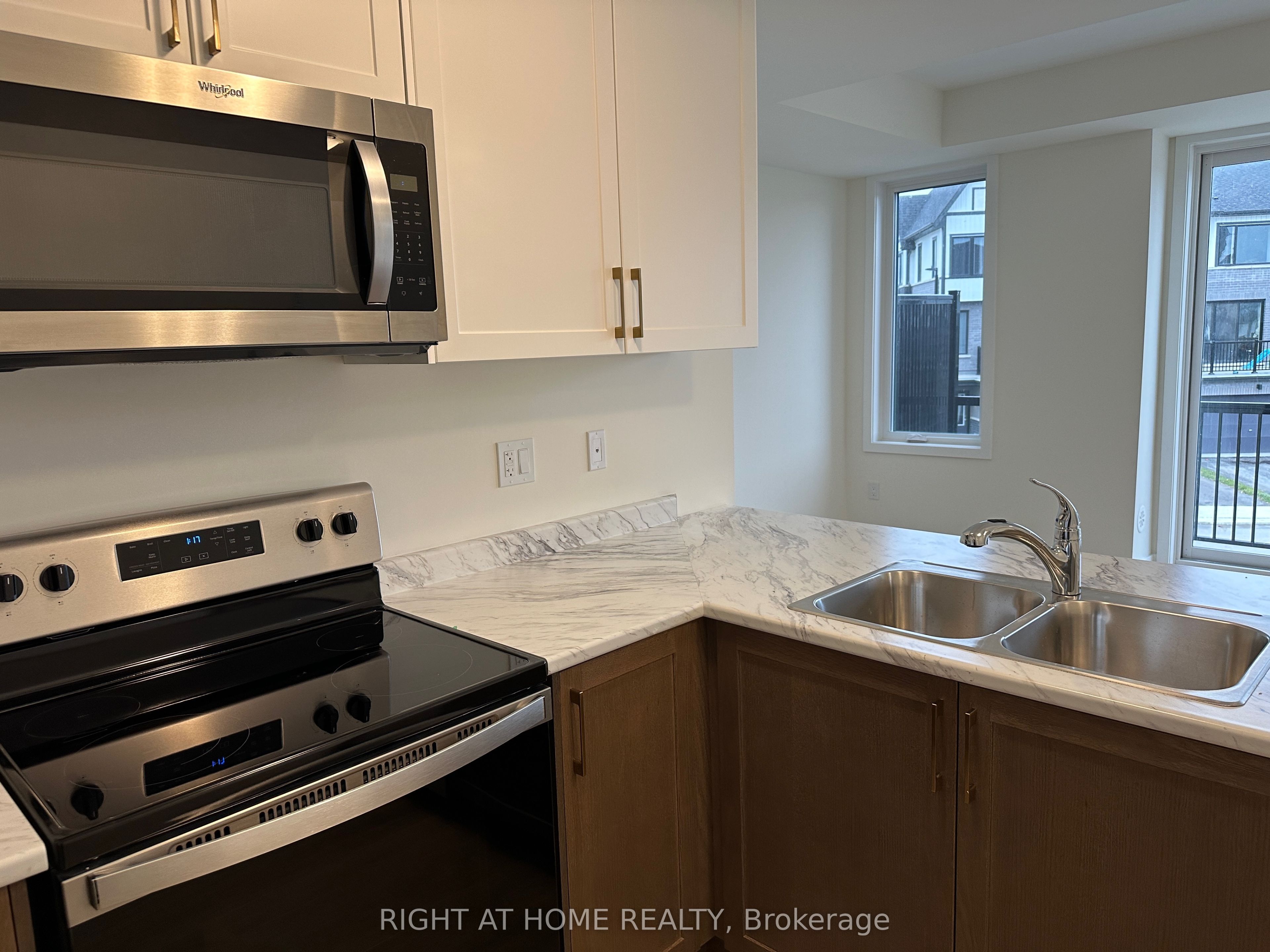 Unit 1204 - 160 Densmore Road, Cobourg 5