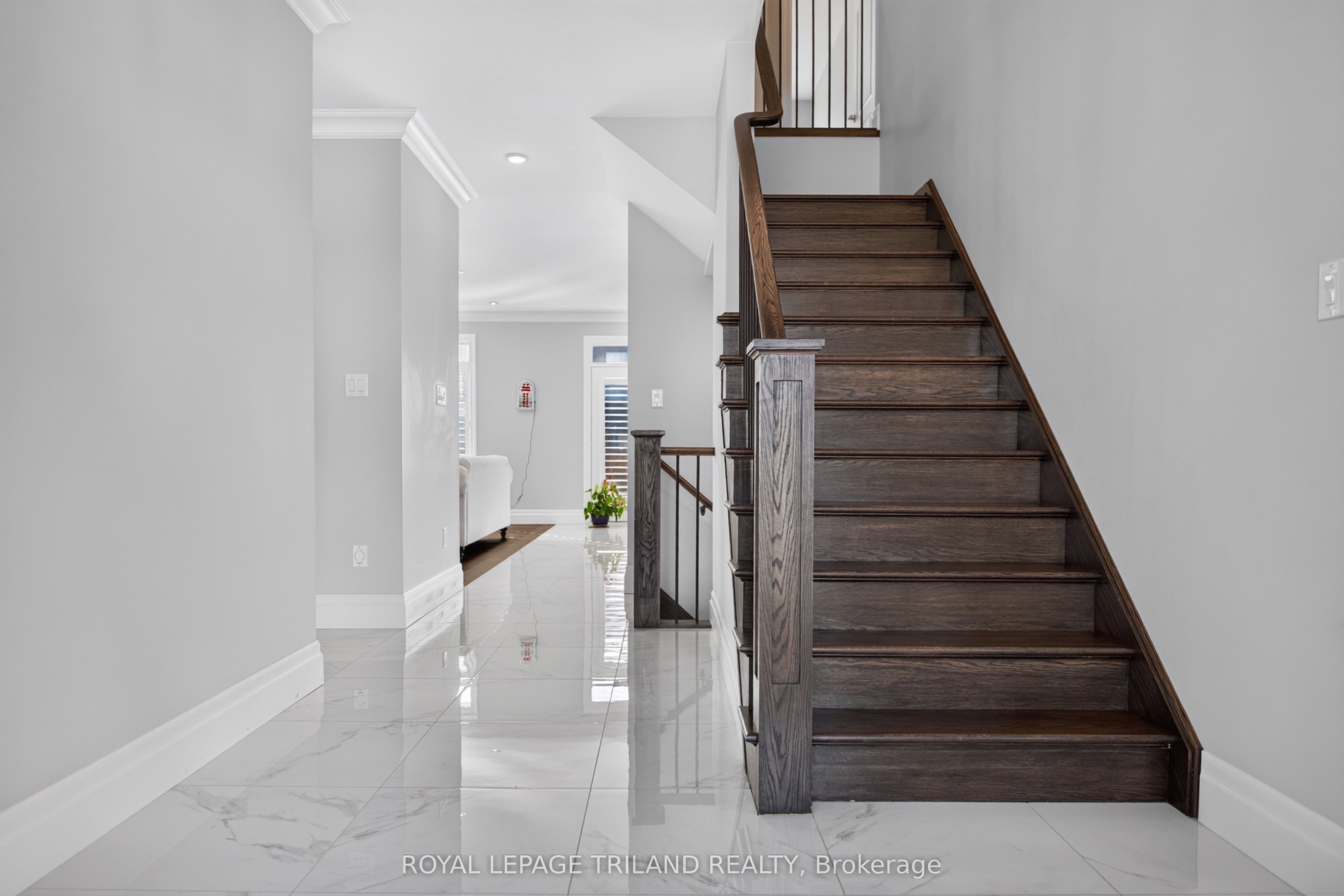 6515 French Avenue, London 2