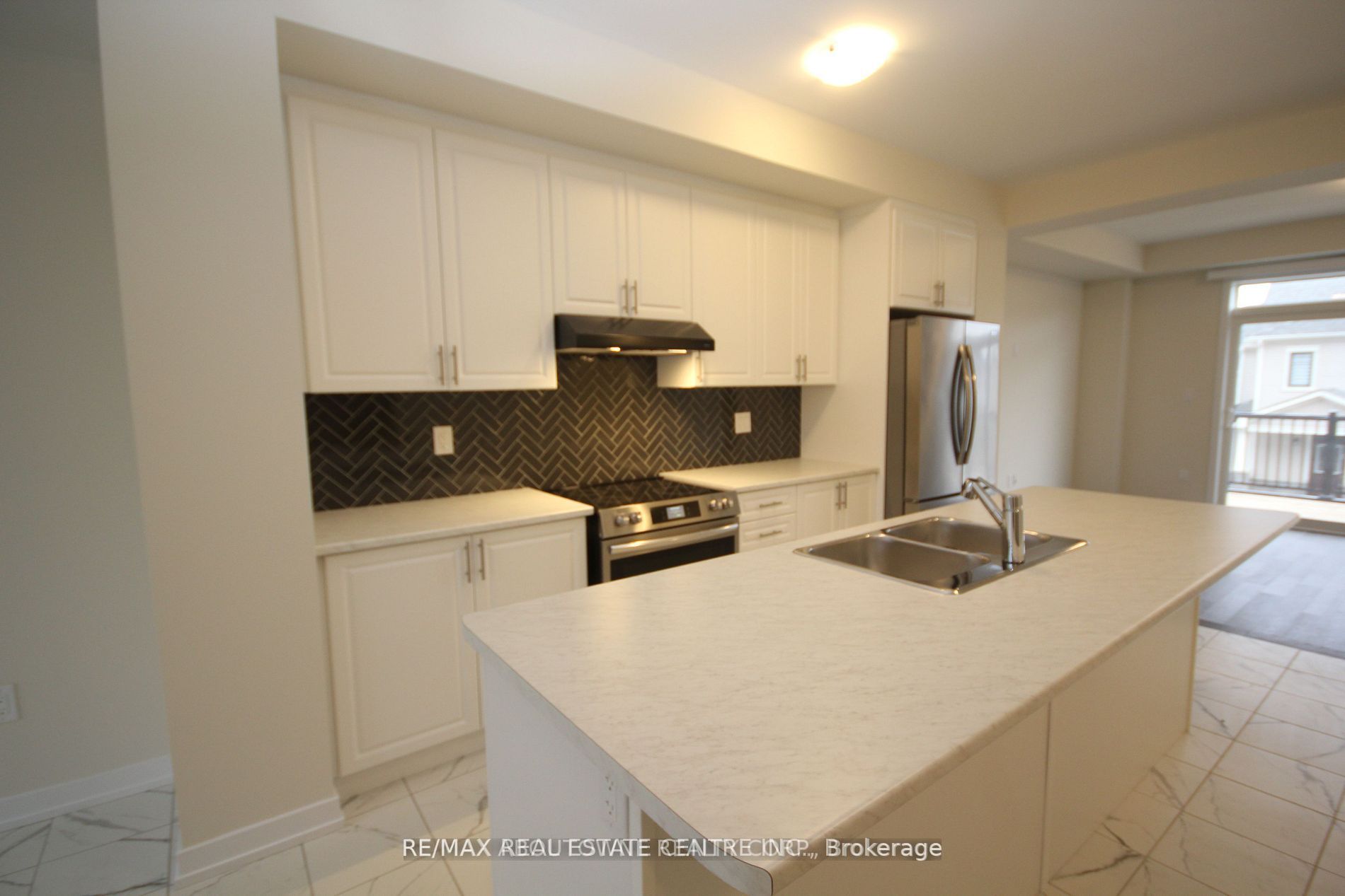 111 melody Lane, Thorold 3