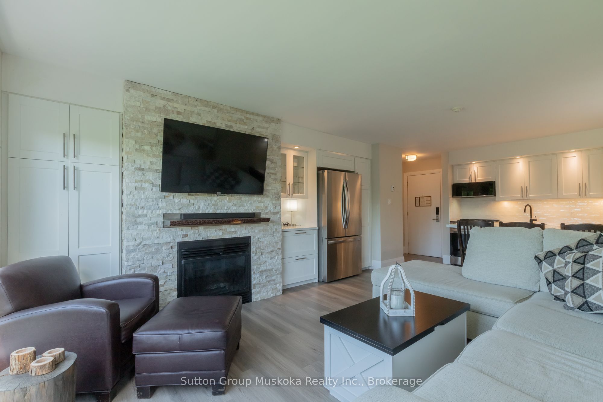 Unit 54 - 305 Deerhurst, Summit Lodge Drive, Huntsville 1