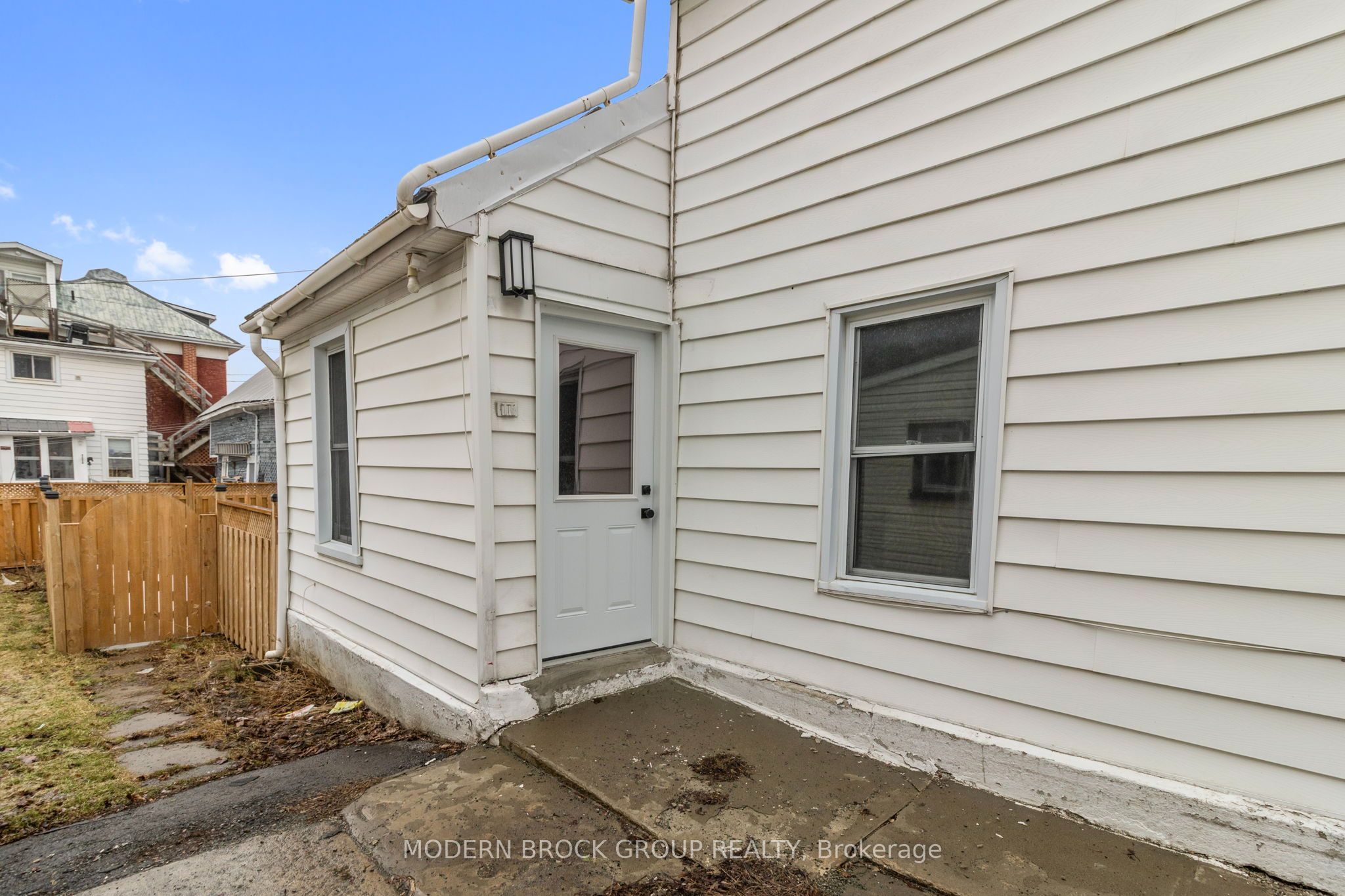 108 George Street, Brockville 3